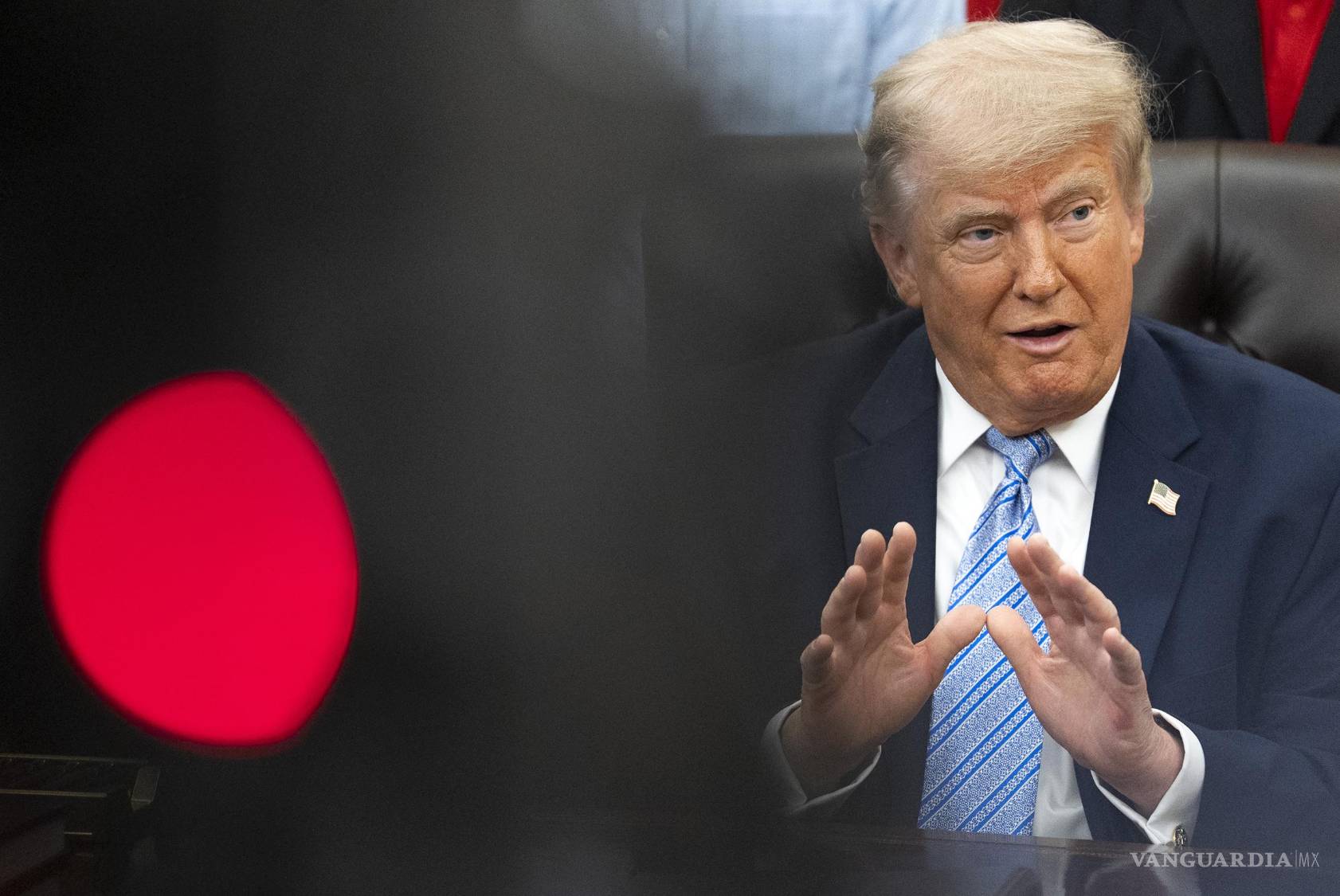 $!El presidente Donald Trump pronuncia un discurso en el Despacho Oval de la Casa Blanca en Washington el 21 de mayo de 2026.