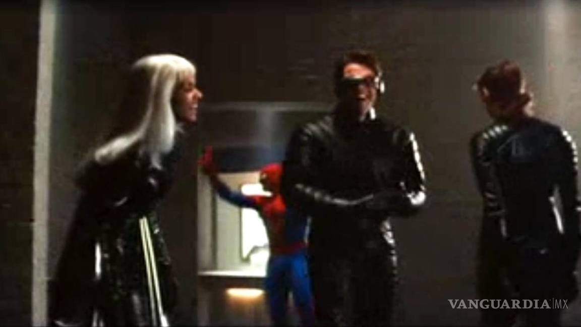 $!El ‘cameo’ se trató de una broma por parte del staff y fue incluido en los bloopers de la versión DVD