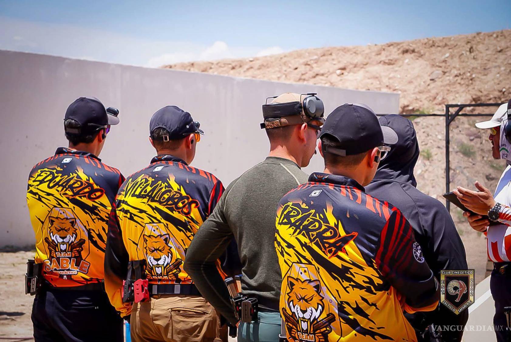 $!El atleta coahuilense ha representado a México en competencias internacionales, incluido el Mundial de Tiro Práctico de la IPSC.