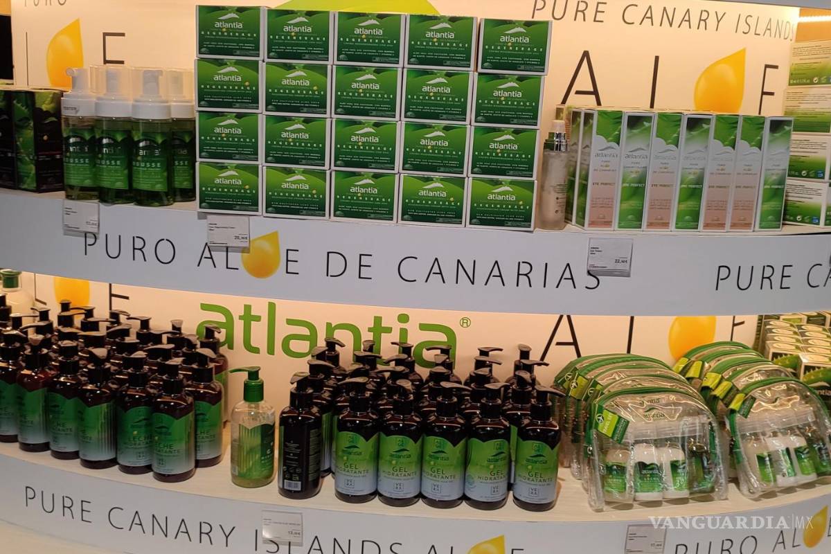 $!Productos de cosmética elaborados con aloe vera de Canarias, en el escaparate de una tienda.