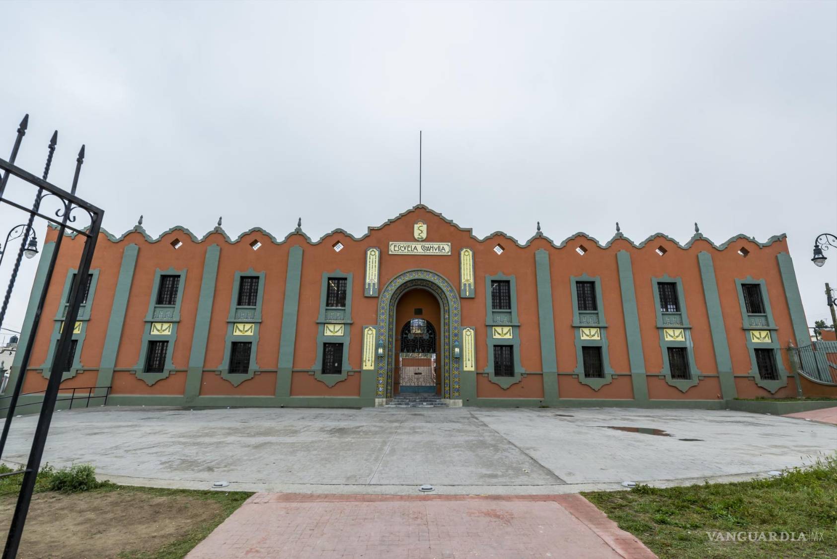 $!Fachada principal de la Escuela Coahuila.