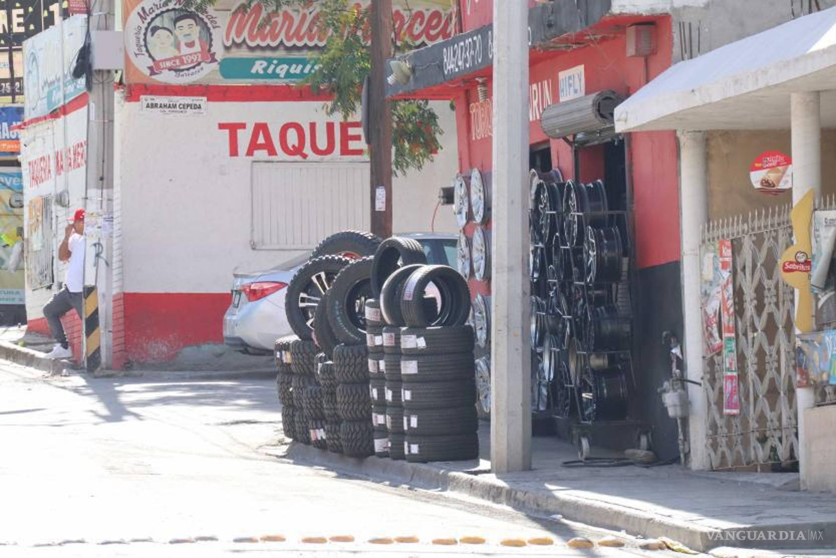 $!A pesar de las restricciones que se mencionan en el reglamento, en la Ley de Ingresos para el ejercicio fiscal 2023 de Saltillo no se menciona alguna infracción o multa para quien invada las banquetas.