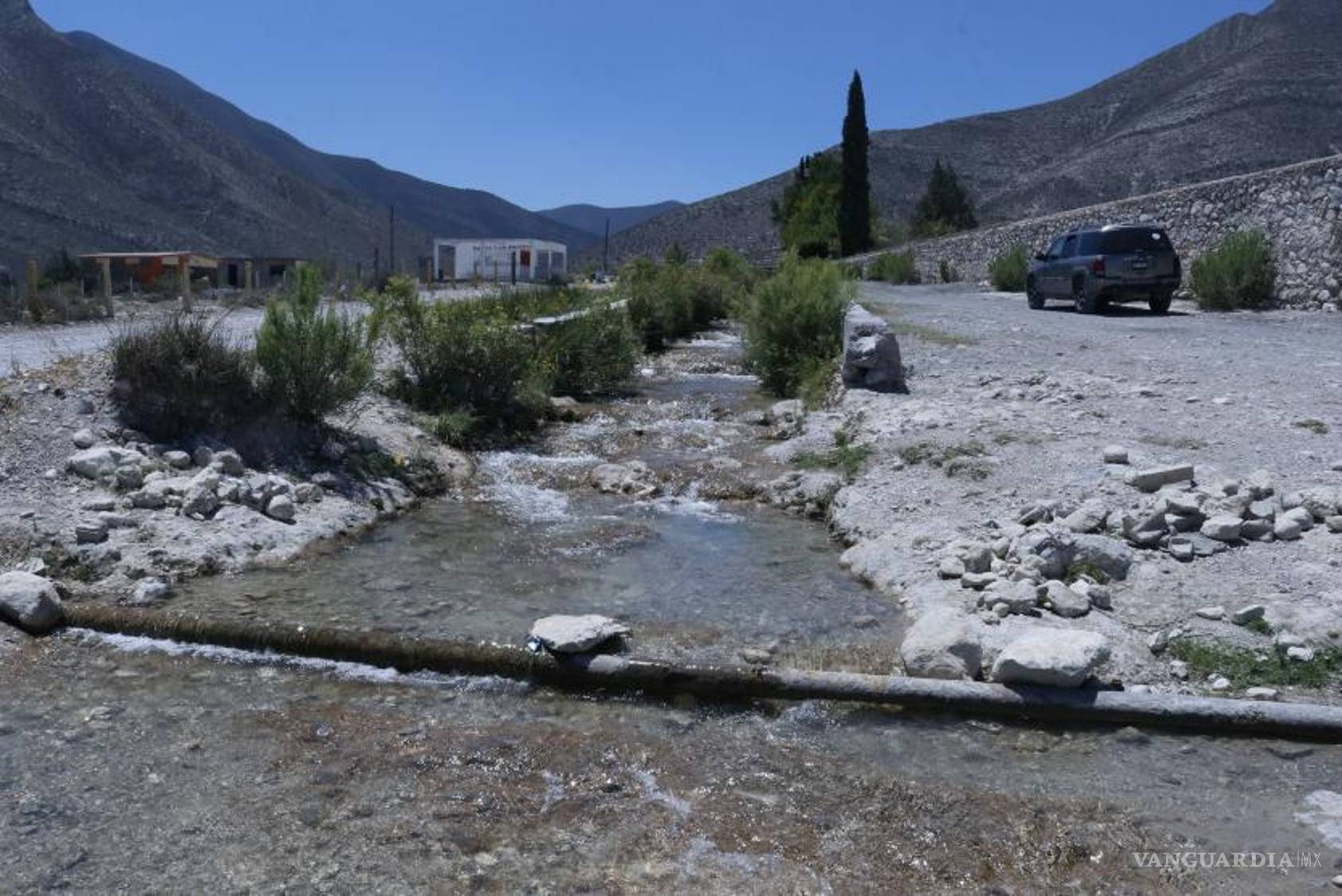 $!La acequia atrae a saltillenses y arteaguenses, pero entre semana luce vacía.
