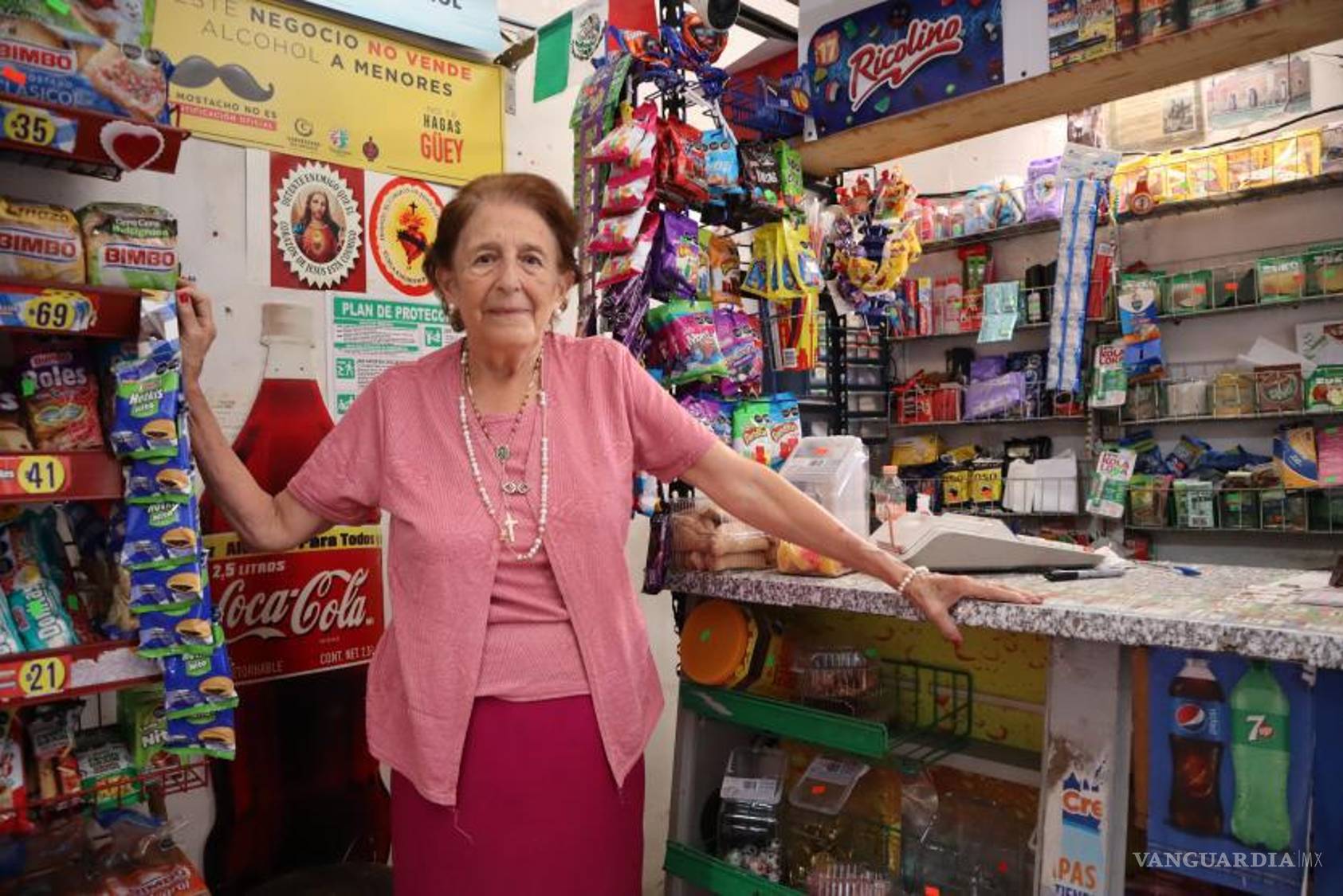 $!Una tienda de abarrotes que desafía el tiempo: la historia de Rosy en la calle José María La Fragua.