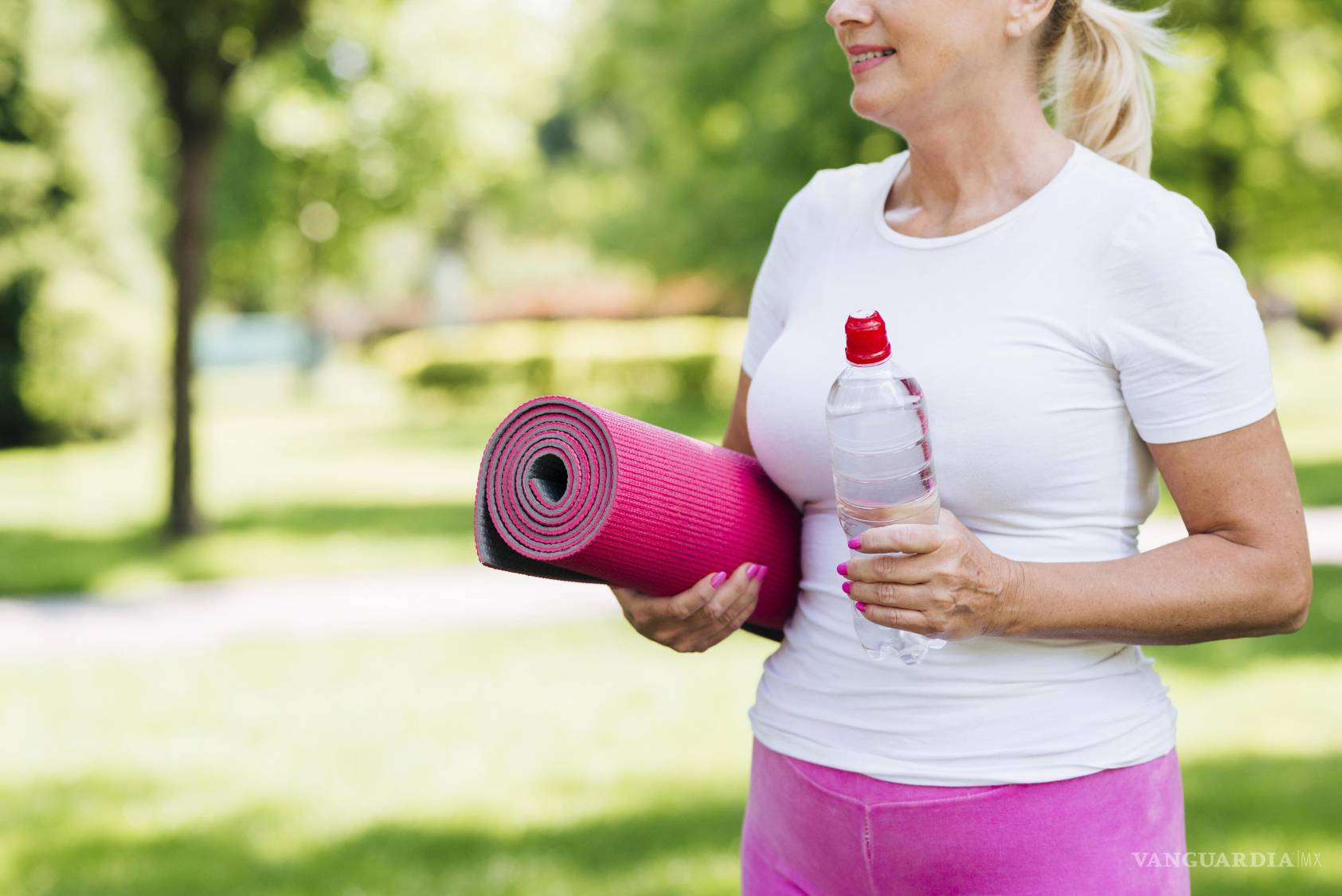 $!La actividad física regular y una hidratación adecuada ayudan a vivir la menopausia con una mayor calidad de vida.