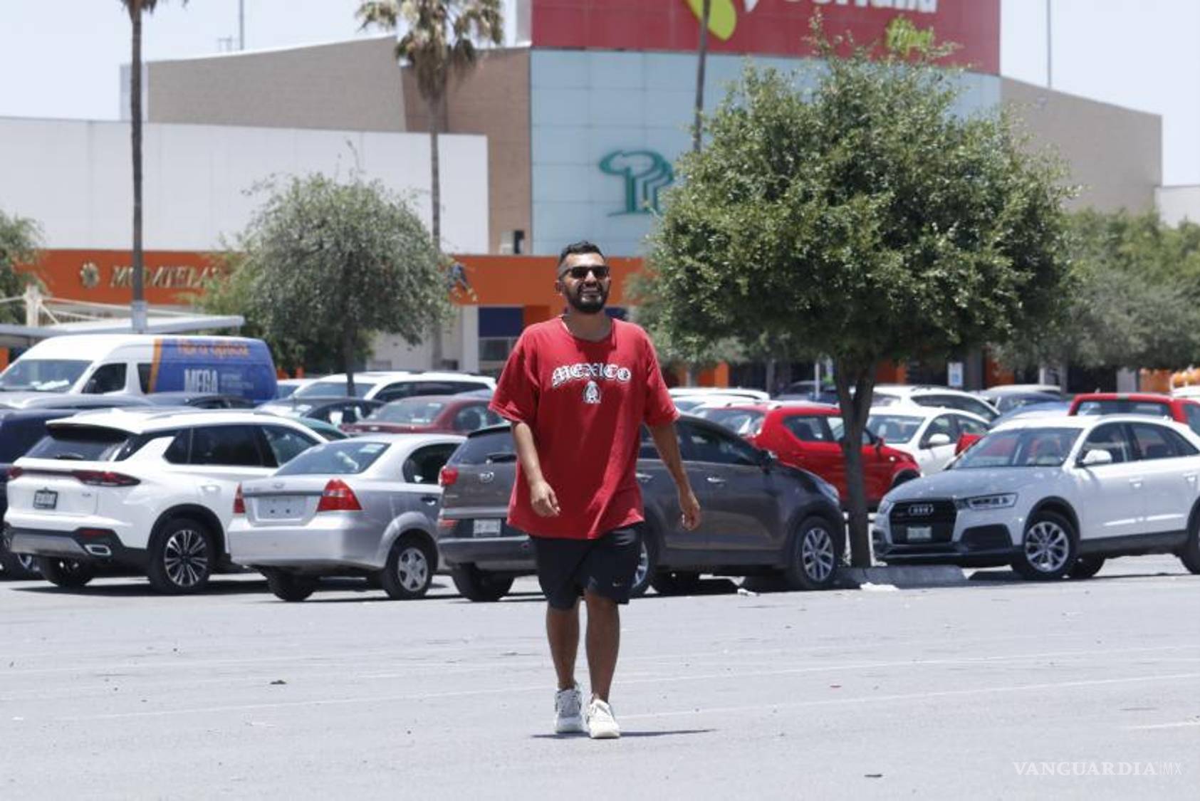 $!El joven saltillense que ahora vive en Europa, se siente decepcionado de lo que es su ciudad natal en cuanto al transporte.