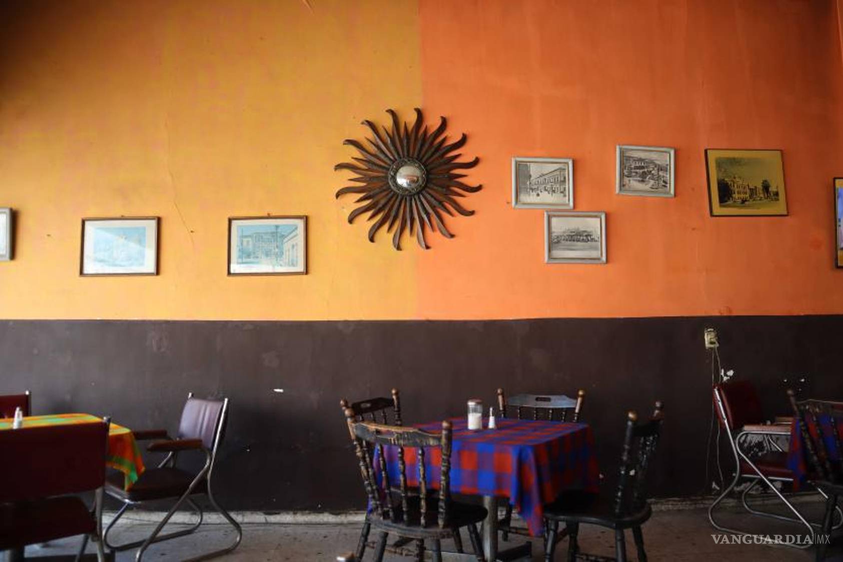 $!Cada rincón de Arcasa cuenta una historia. En la imagen, una mesa que ha sido hogar para muchas risas, conversaciones y, por supuesto, deliciosas comidas durante décadas.