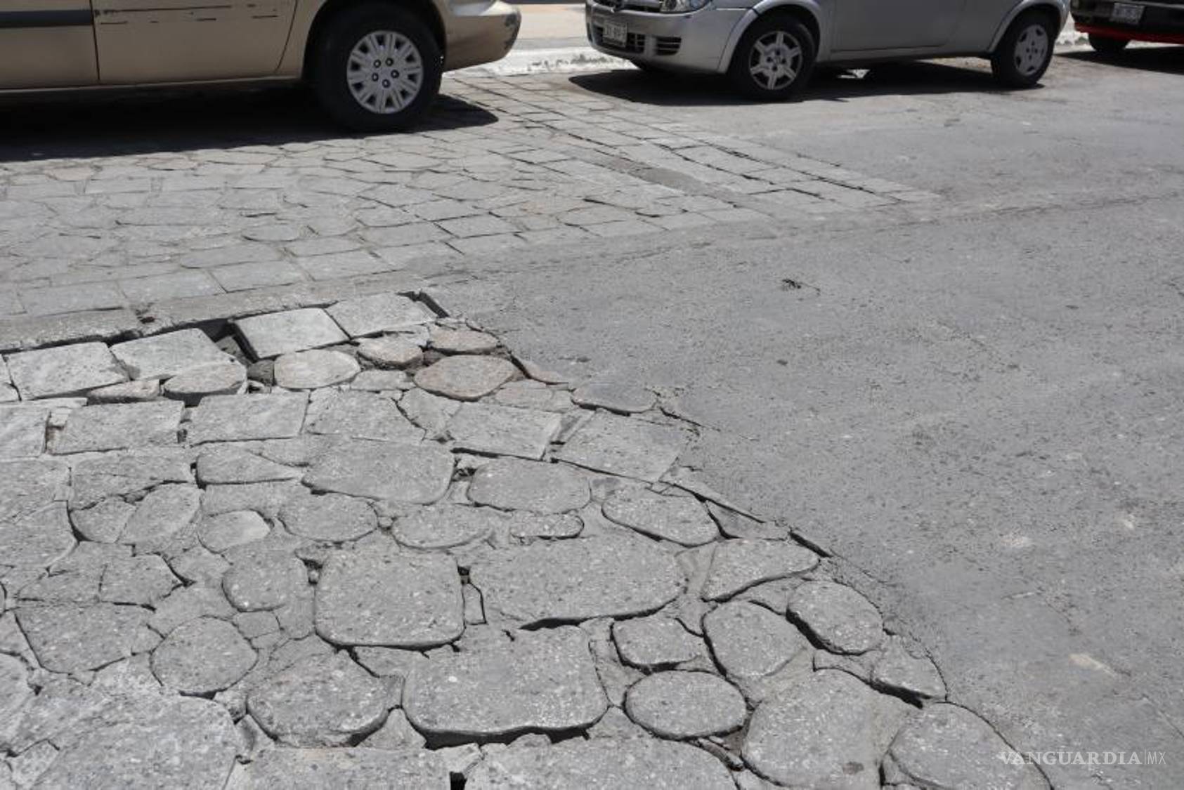 $!La arquitecta mencionó que las acciones respecto al bacheo “fue lo más fácil, más rápido y menos costoso”.