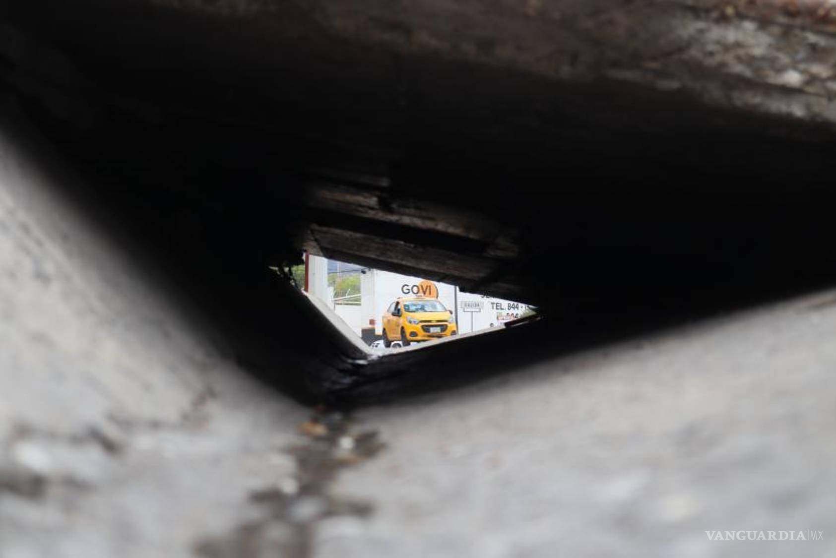 $!Lourdes Ferrer, vecina de la zona, relató que observó cómo el cuerpo de seguridad intentaba rescatar a Abelardo, pero sin saber que estaba también la joven.