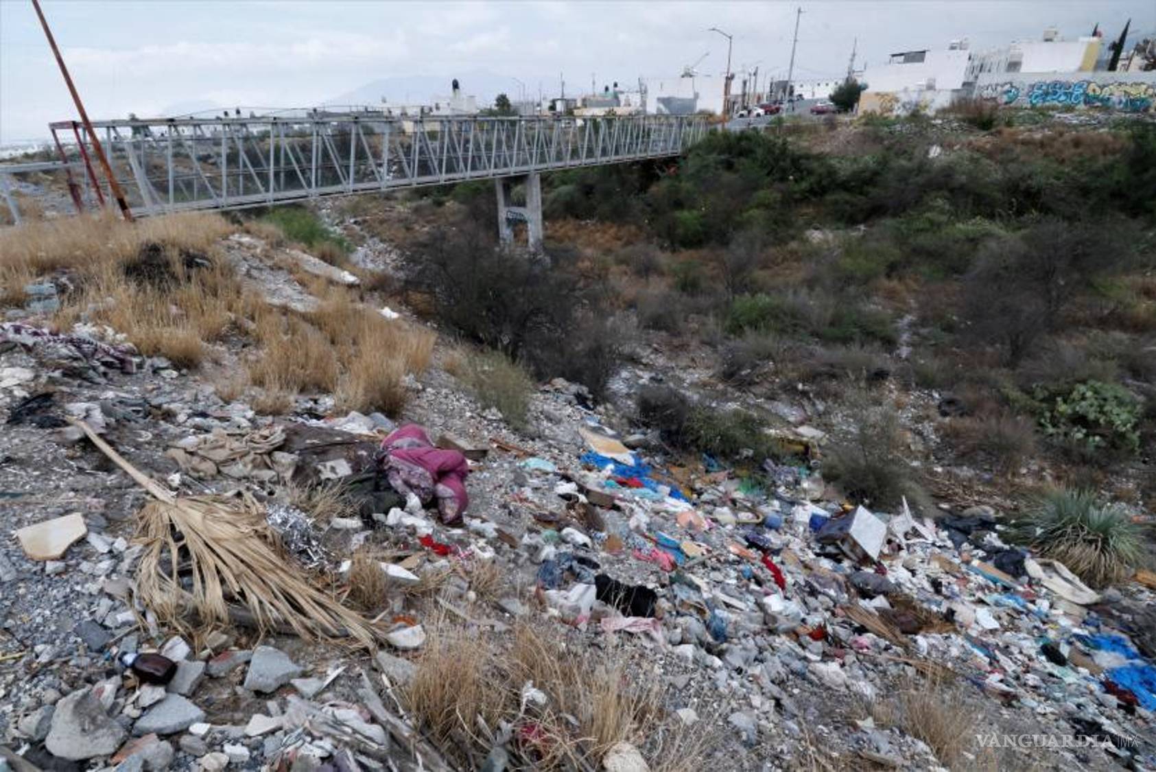 $!Un dato que les ha llamado la atención es que se han encontrado con personas que tiran basura o desechos en arroyos lejanos del sector en donde viven.