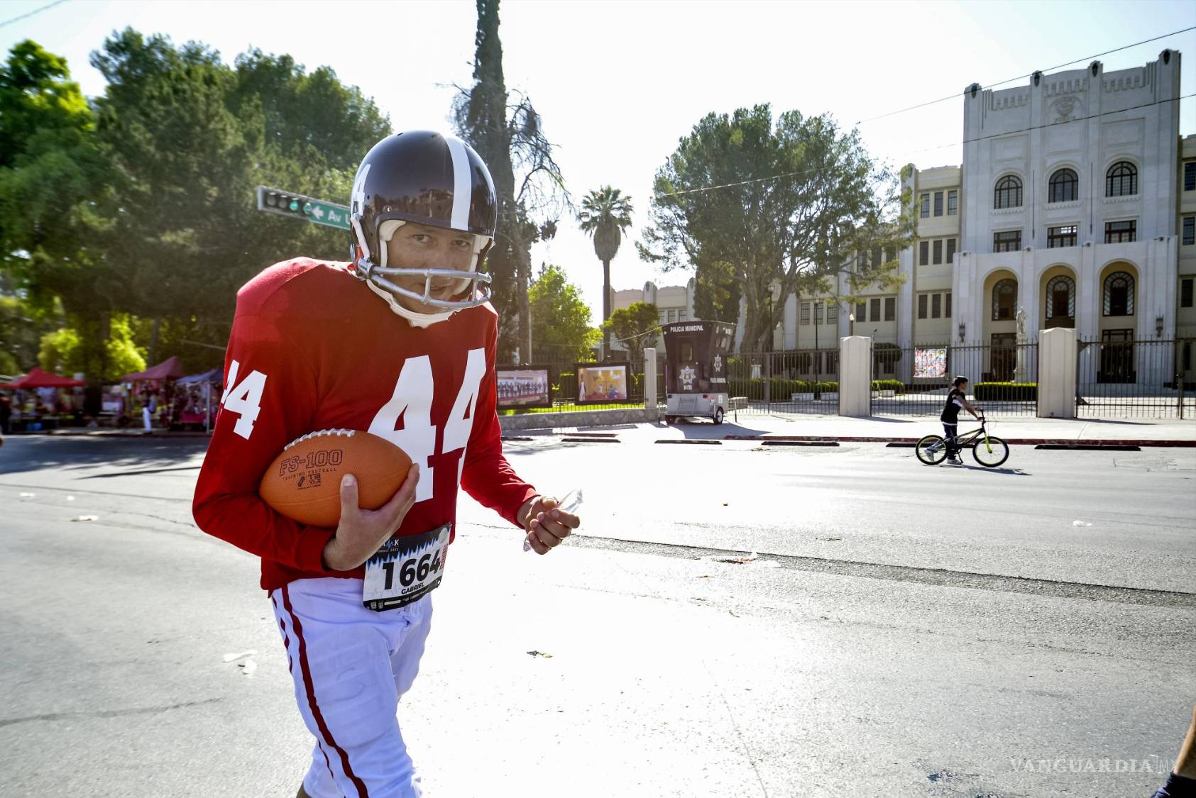 $!Incluso, emularon la versión de futbol americano del personaje que interpretó Tom Hanks.