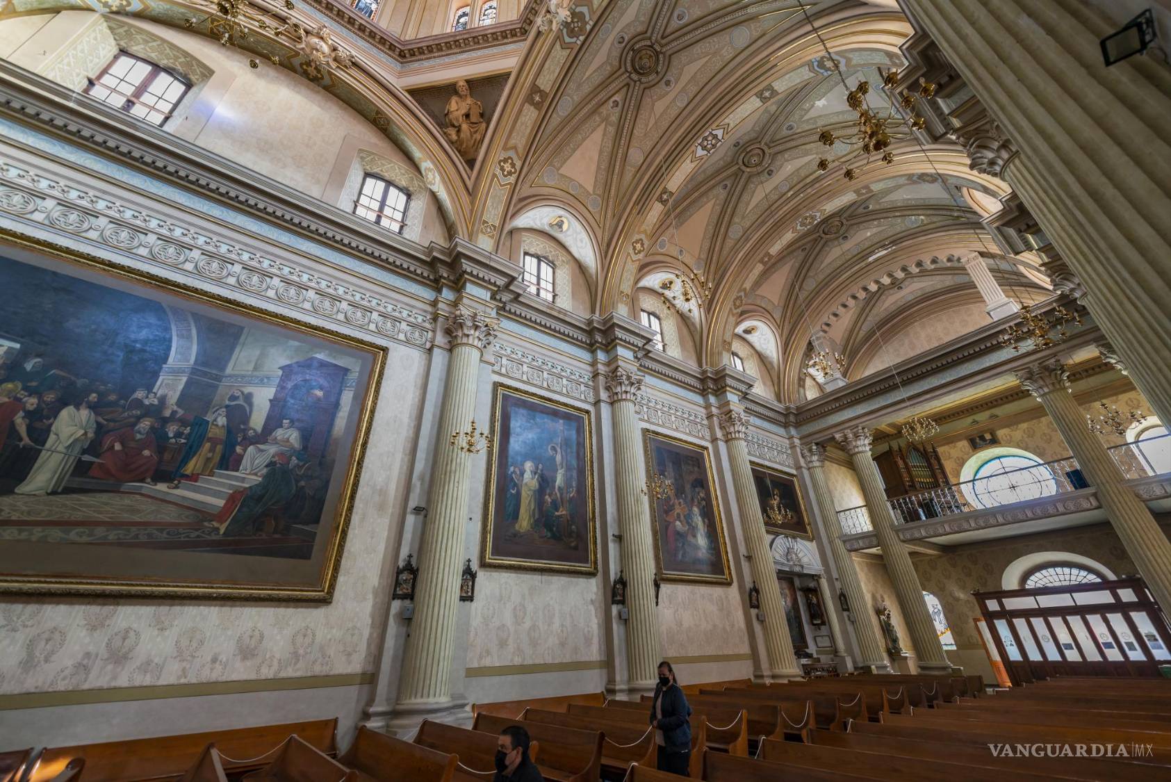 $!Aspectos del interior de la iglesia de San Juan Nepomuceno.