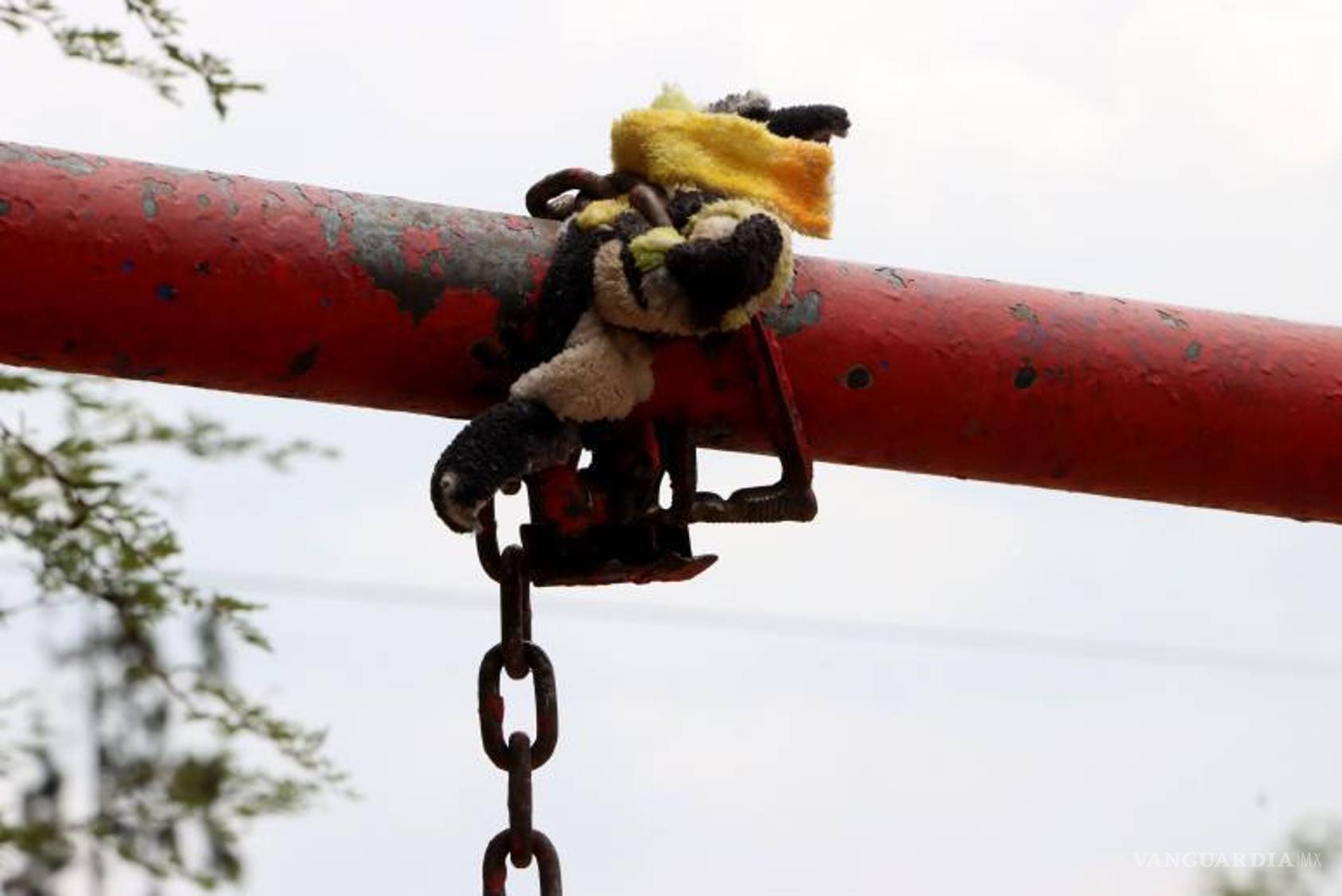 $!El falta de vegetación y el mal estado de los juegos infantiles son algunas de las dificultades que enfrentan las plazas públicas en Saltillo.