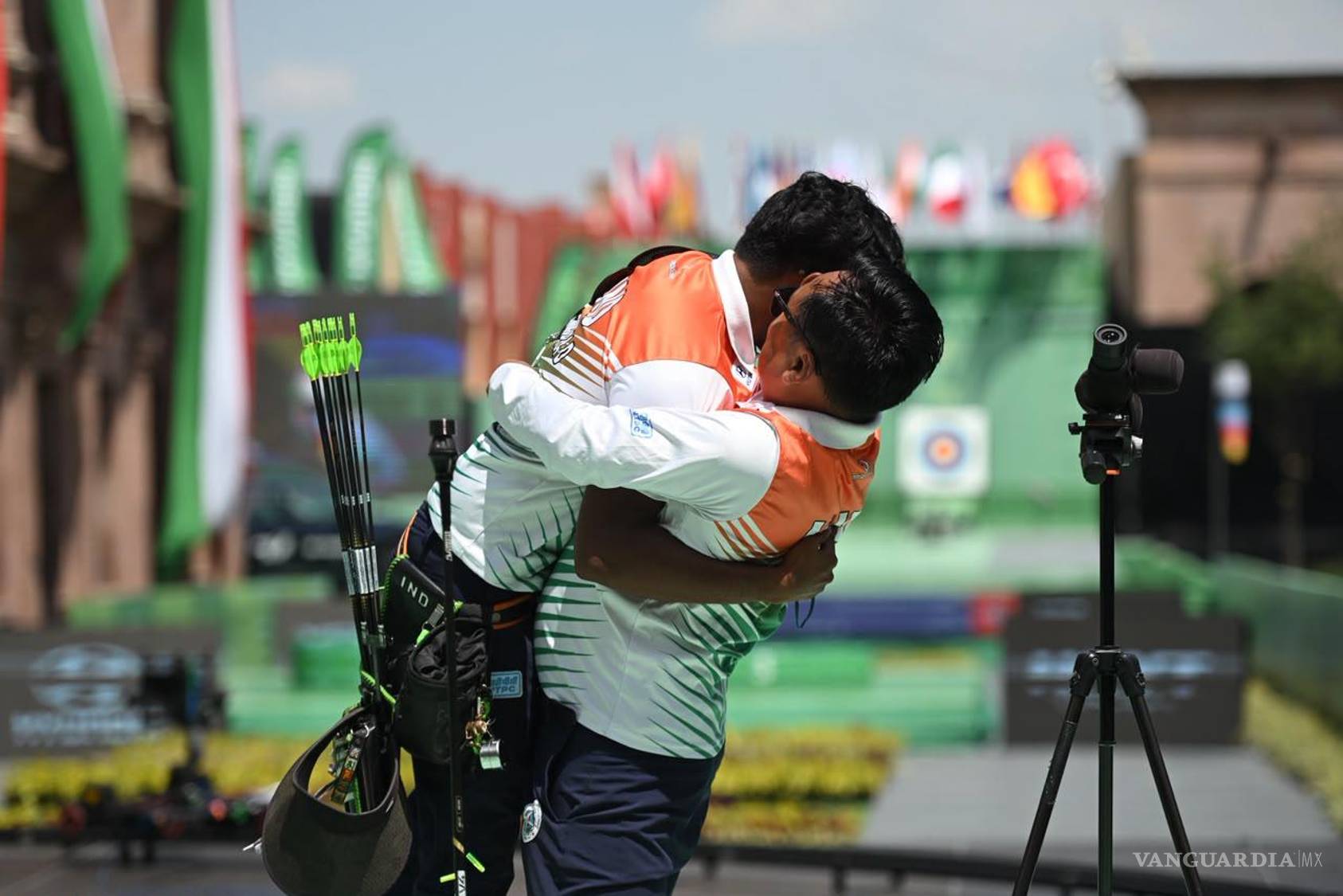 $!El indio Dhiraj Bommadevara conquistó la medalla de oro en la prueba de recurvo varonil durante la jornada final de la Copa del Mundo de Tiro con Arco en Saltillo.