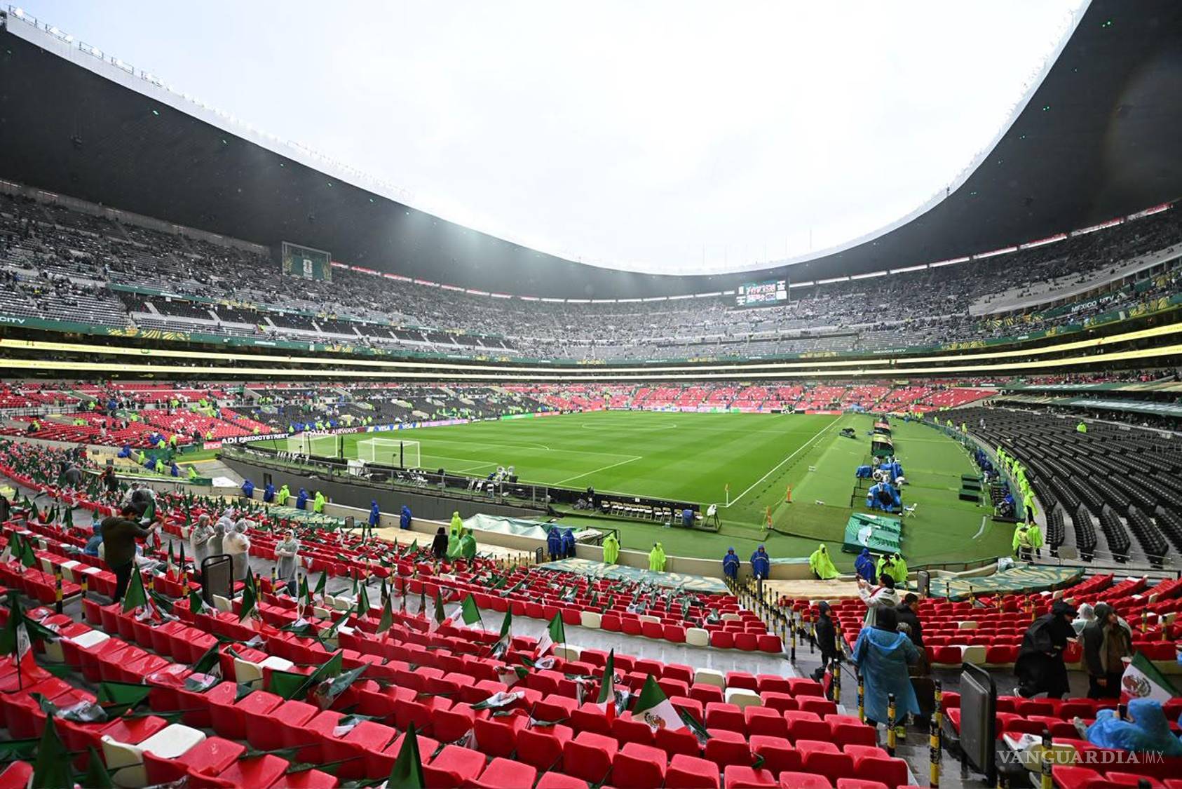 $!La afición mexicana no deja de alentar pese a la presión del rival.