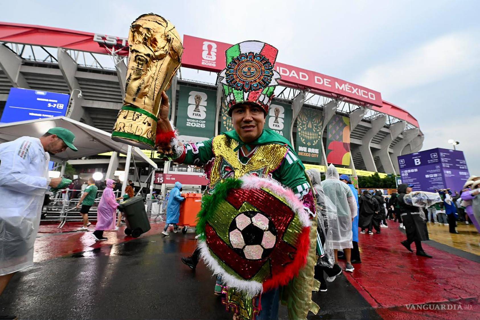 $!La afición tricolor pinta las tribunas de verde, blanco y rojo durante el esperado duelo ante Inglaterra.