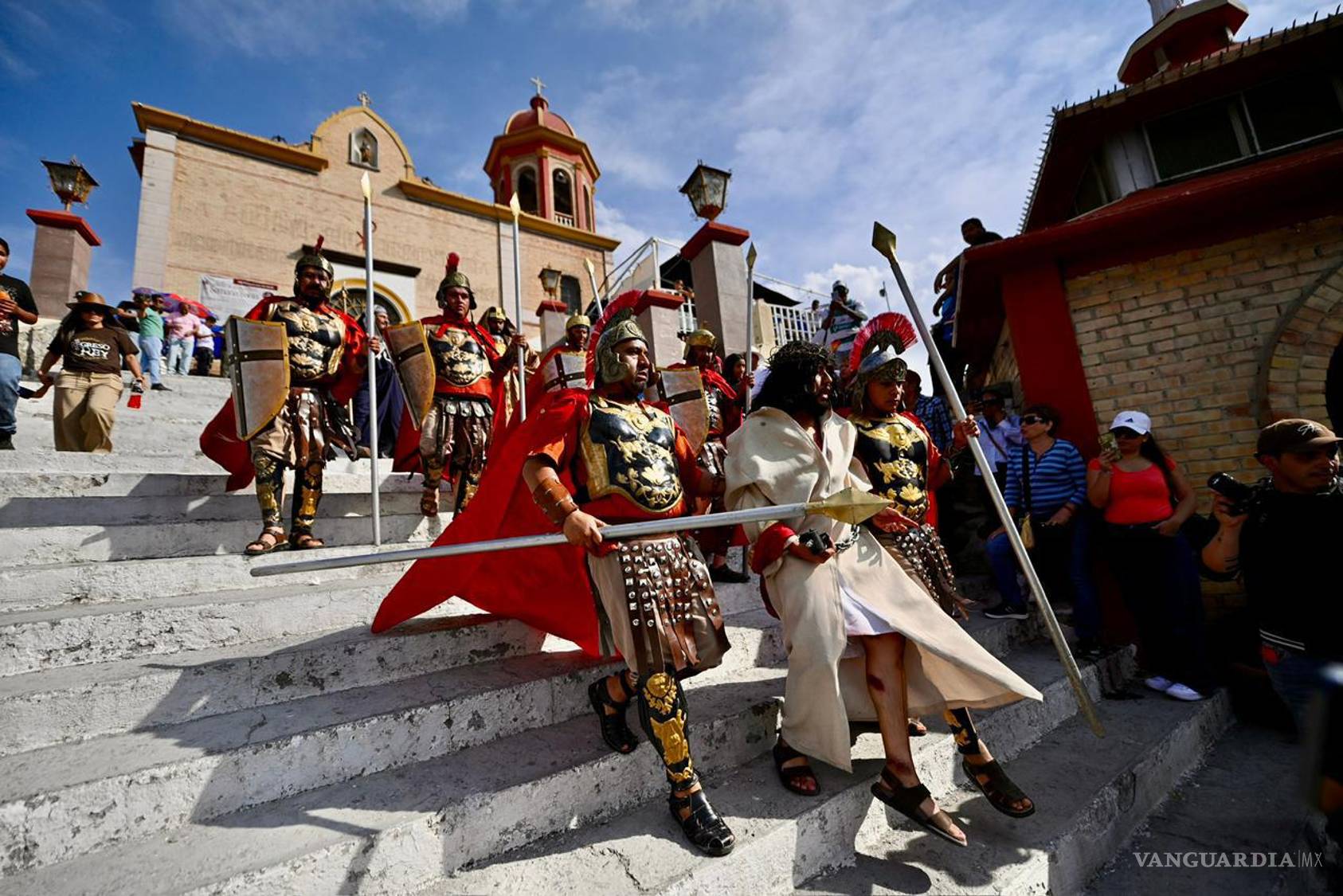 $!La representación mezcló tradición con mensajes actuales que conmovieron a los asistentes.