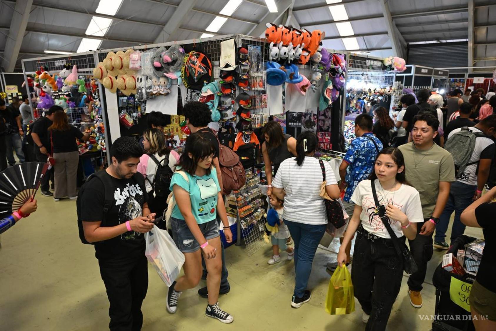 $!Los pasillos del Otaku Fest reunieron desde figuras coleccionables y mangas hasta artistas independientes y espacios de videojuegos.