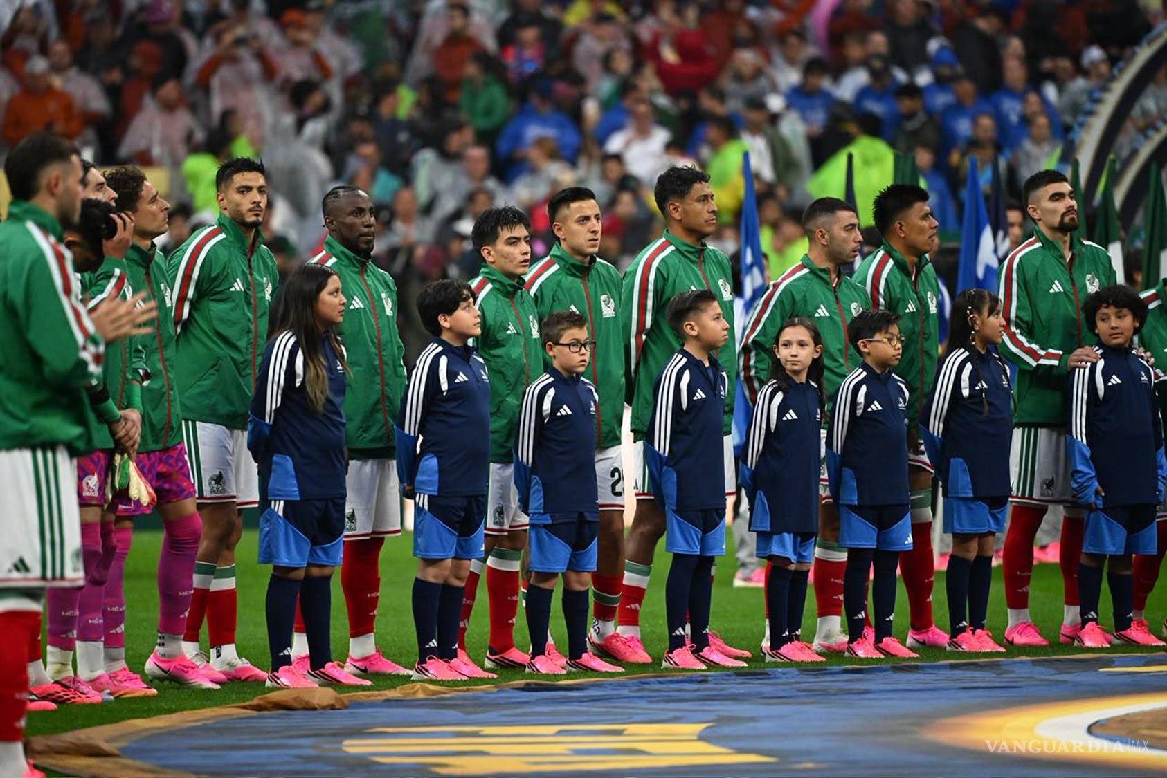 $!La Selección Mexicana canta el himno nacional.