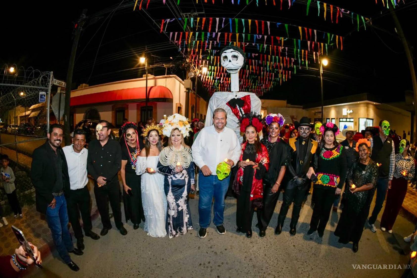 $!Instituciones educativas y grupos culturales participaron en el recorrido por el centro de la ciudad.