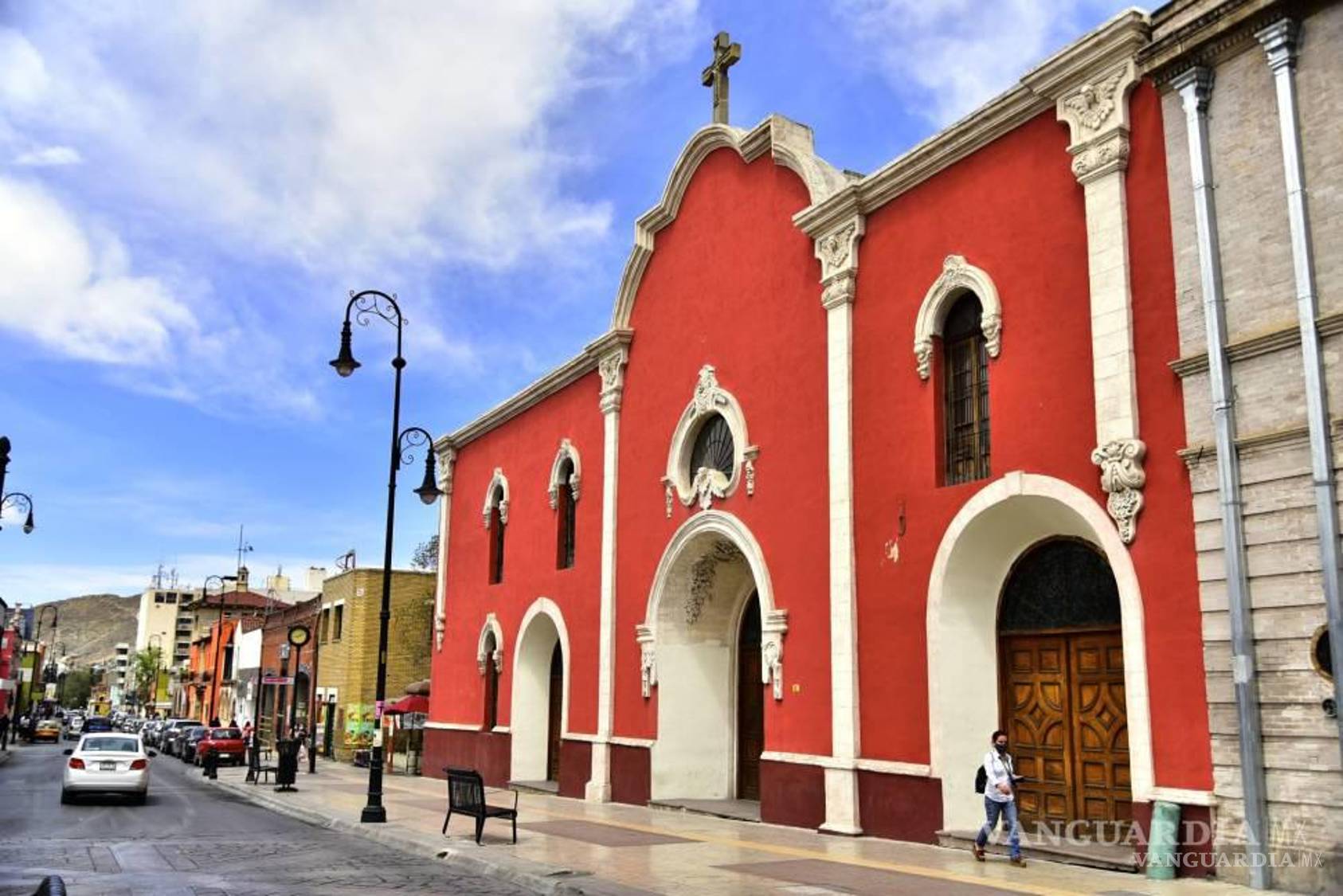$!Entrada de la iglesia San Esteban por la calle Victoria.