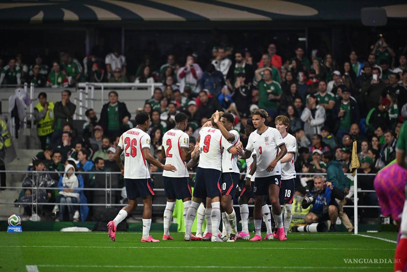 $!El partido mantiene un ritmo intenso de principio a fin.