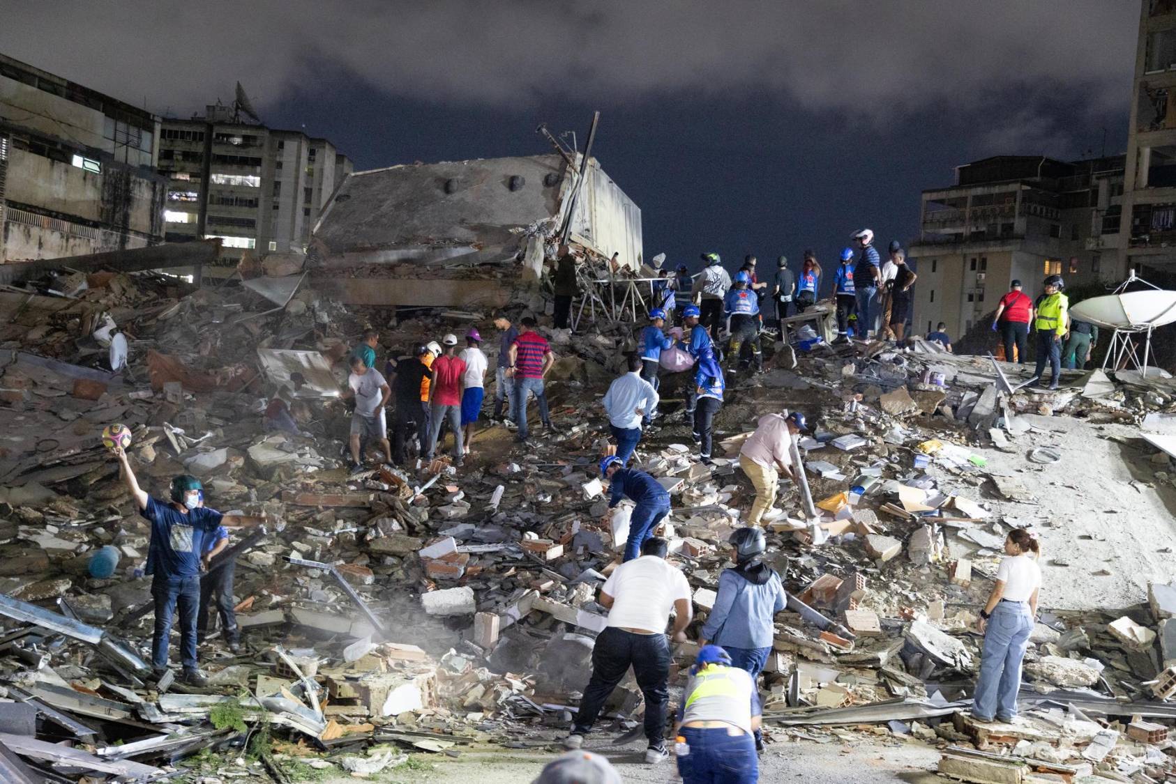 $!Viviendas y estructuras en el oeste de Venezuela sufrieron colapsos parciales. Habitantes de la zona reportaron cortes de electricidad y de internet inmediatamente después de los temblores.