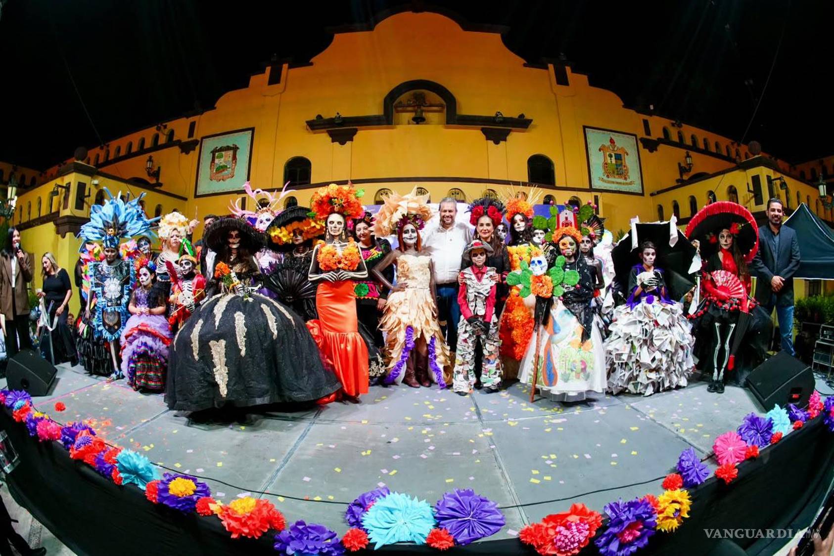 $!Catrinas y catrines dieron color a la celebración dedicada al Día de Muertos