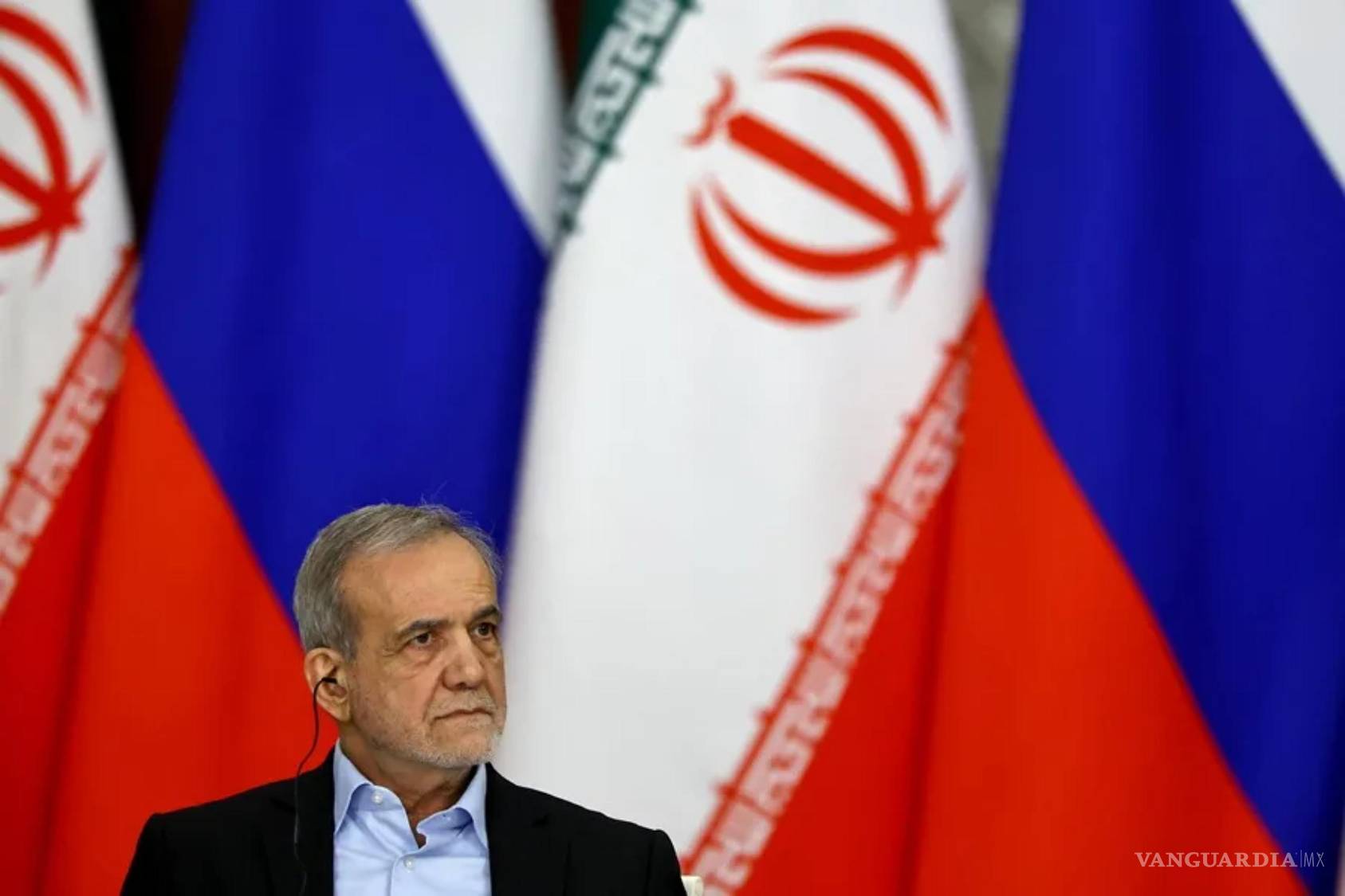 $!El presidente de Irán, Masoud Pezeshkian durante una conferencia de prensa.