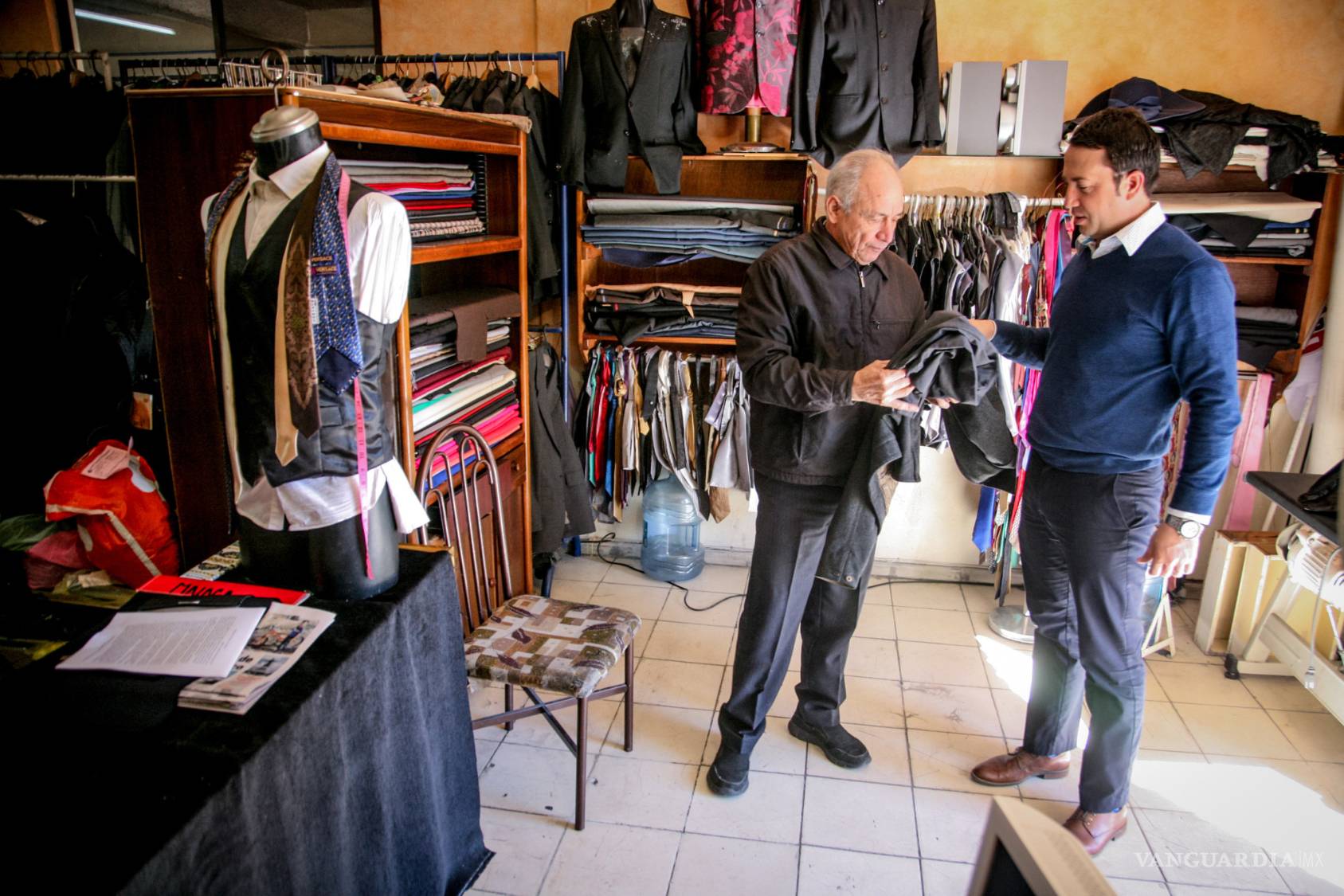 $!La vida entre costuras; el arte de vestir bien