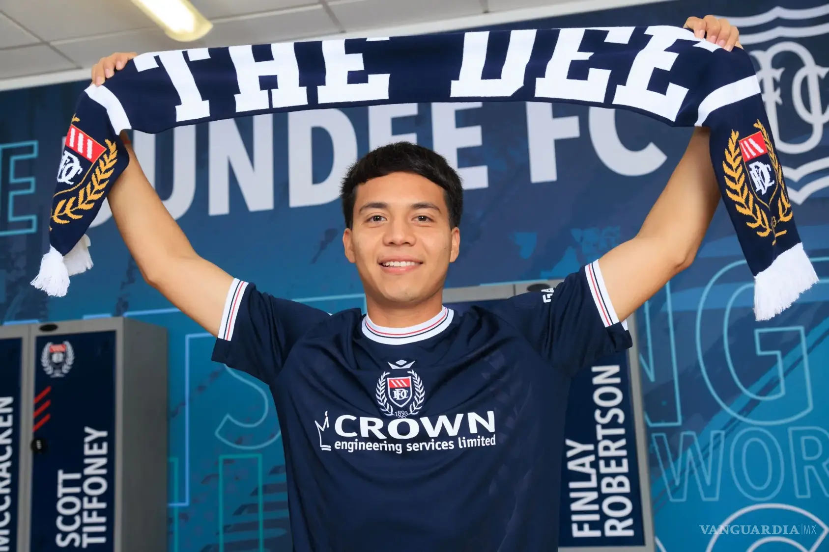 $!Defensor del Dundee FC con muy pocos minutos, en riesgo de perder su lugar en el futbol europeo.