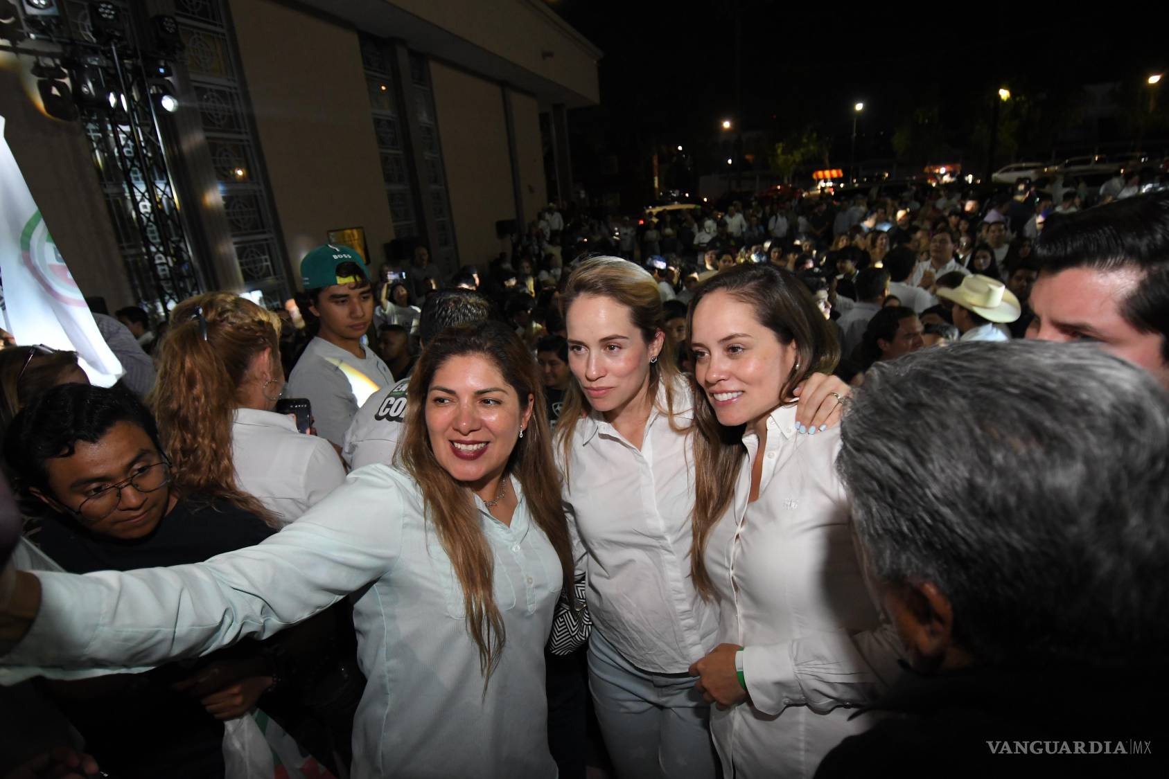 $!Encuestas de salida dan triunfo con ‘carro completo’ a candidatos del PRI-UDC en Coahuila