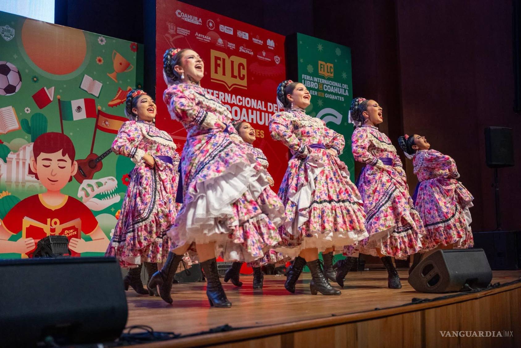 $!La Compañía Folklorica de Saltillo Ixtle Coahuila realizará una polka con más de 400 bailarines al mismo tiempo