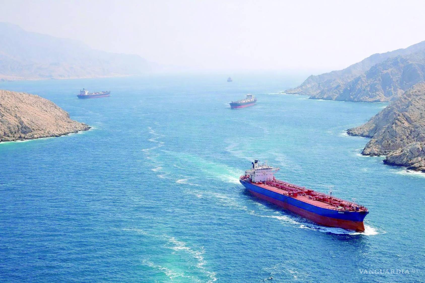 $!La coalición liderada por Francia y el Reino Unido está preparada para enviar dragaminas y otros barcos con el objetivo de garantizar la seguridad de la navegación y “hacer todo” lo necesario para que el tráfico se reanude sin restricciones económicas ni militares.