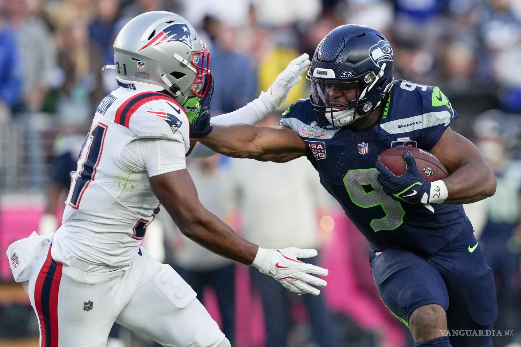 $!Kenneth Walker III, corredor estrella de los Seahawks de Seattle, fue elegido Jugador Más Valioso del Super Bowl LX tras liderar el ataque terrestre con 135 yardas por tierra y mostrar una presencia dominante que fue clave en el triunfo 29-13 sobre los Patriots.