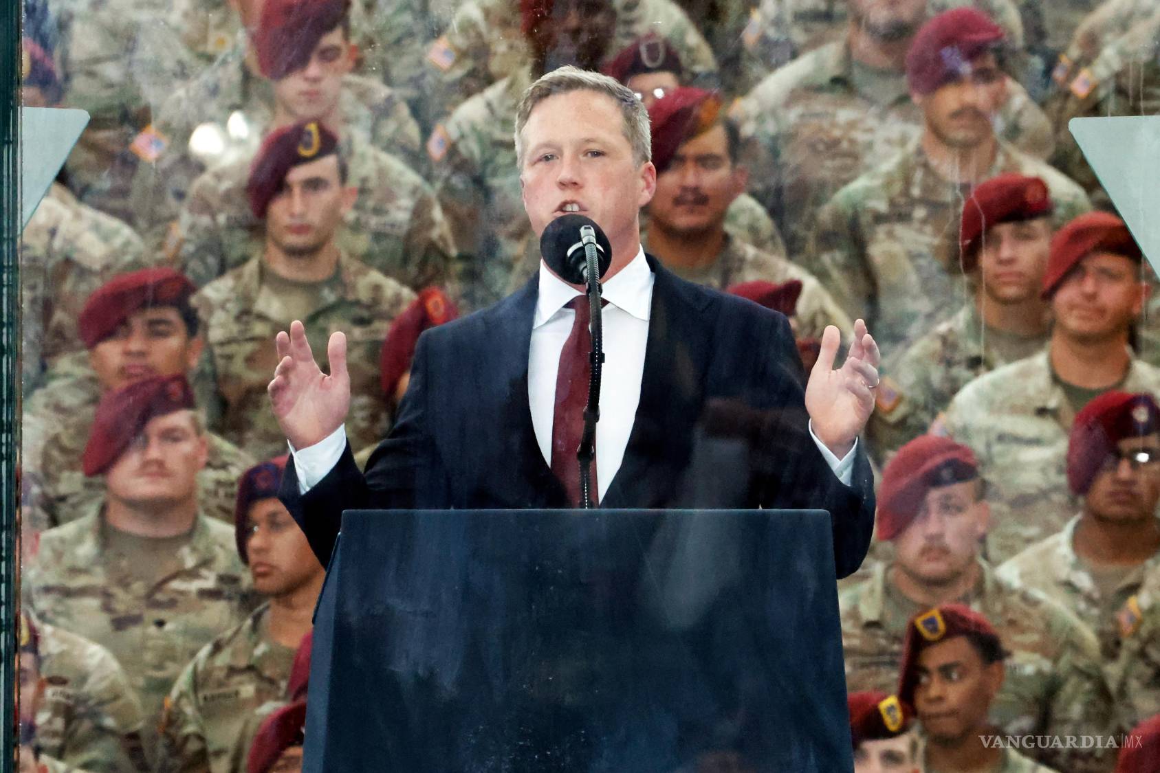 $!El Secretario del Ejército de EE. UU., Dan Driscoll, habla en la celebración del America 250 en Fort Bragg en Fayetteville, Carolina del Norte.