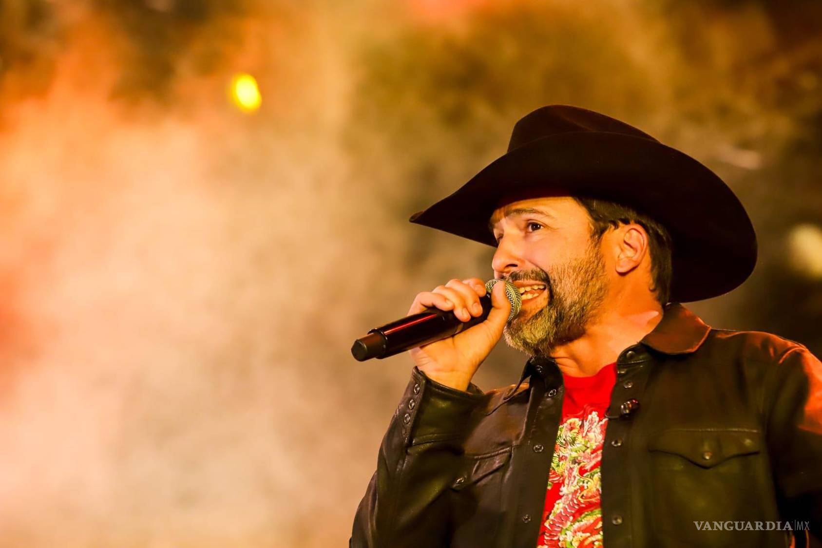 $!Bobby Pulido se presentó en la inauguración de la Feria de Saltillo.