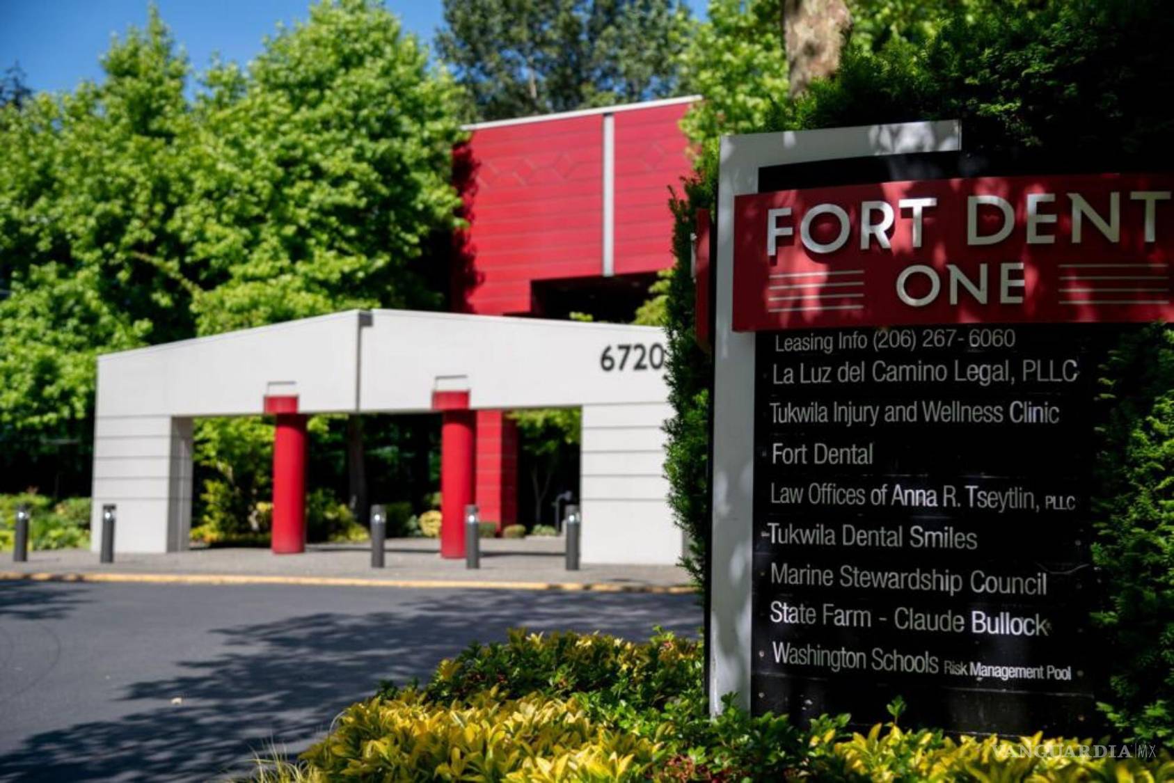 $!La antigua oficina de Alexandra Lozano Immigration Law, ahora operando como La Luz del Camino Legal, el domingo 14 de junio de 2026, en Tukwila, Washington.