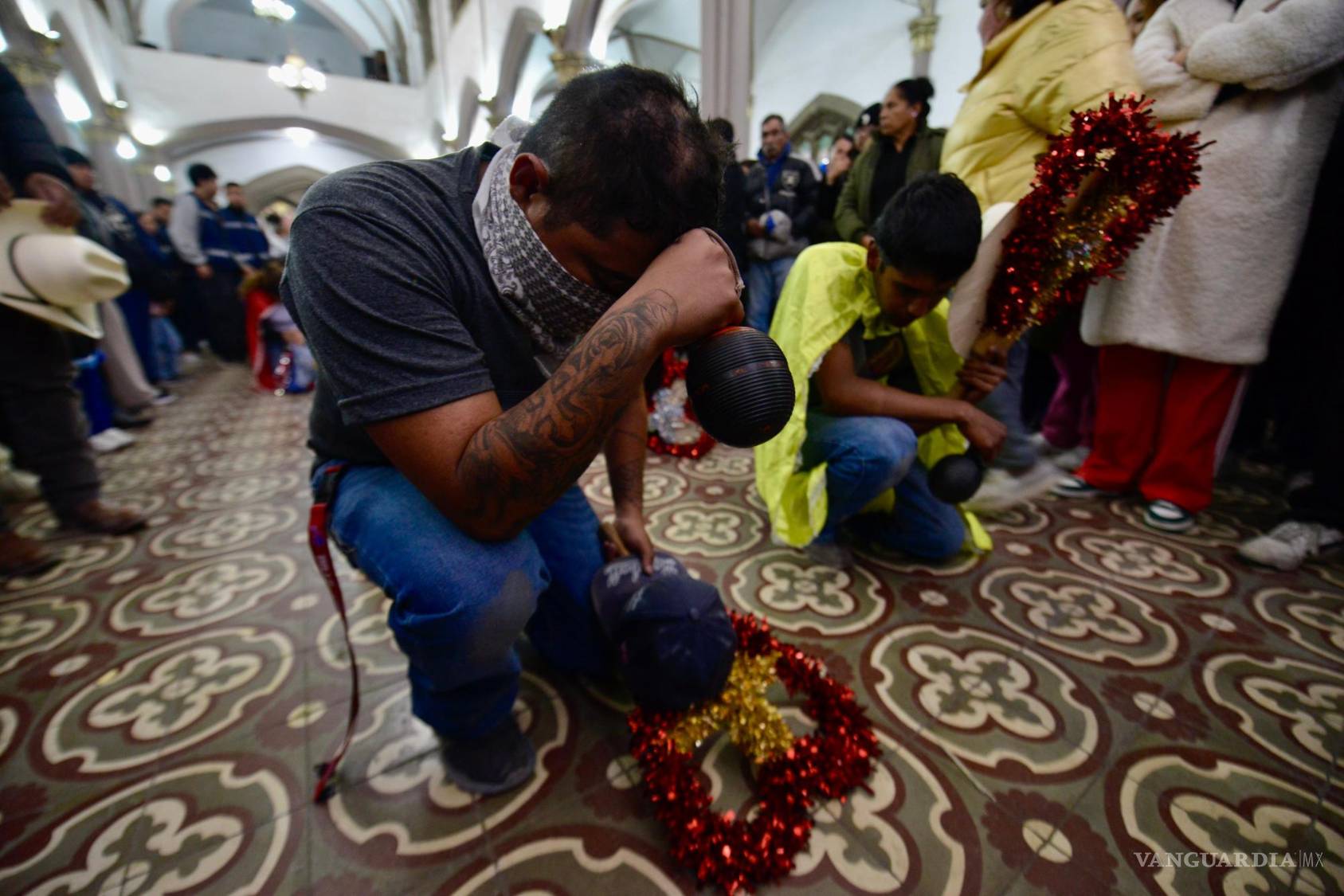 $!Algunos llegan después de recorrer kilómetros para cumplir una “manda”.