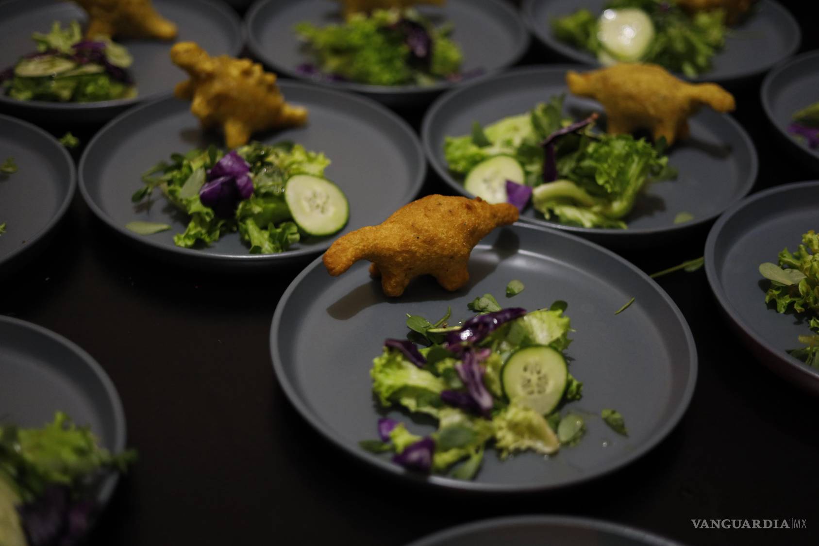 $!Las icónicas Dinoquesadillas del chef Abraham Padilla dieron la bienvenida a una noche de sabores y tradición en el corazón de Saltillo.