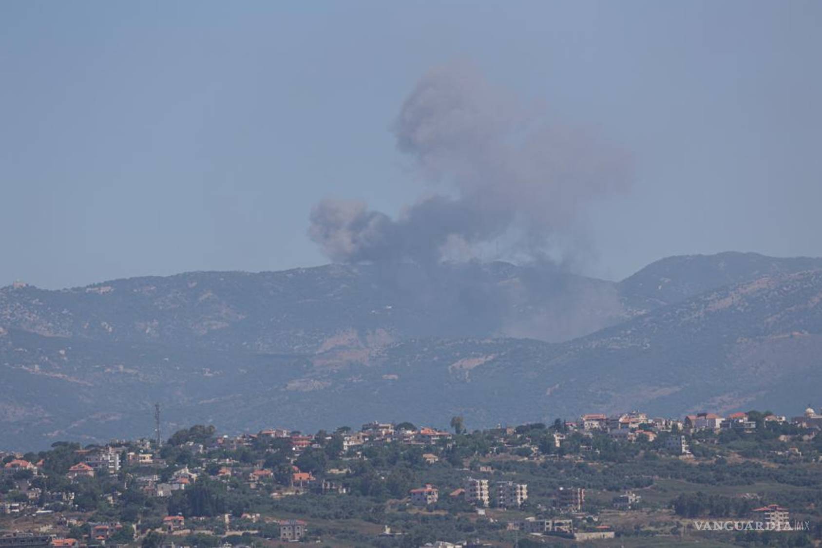 $!Nuevas detonaciones en el sur del Líbano. A pesar del memorando de entendimiento, los enfrentamientos cruzados en la región continúan siendo el punto más débil del acuerdo.