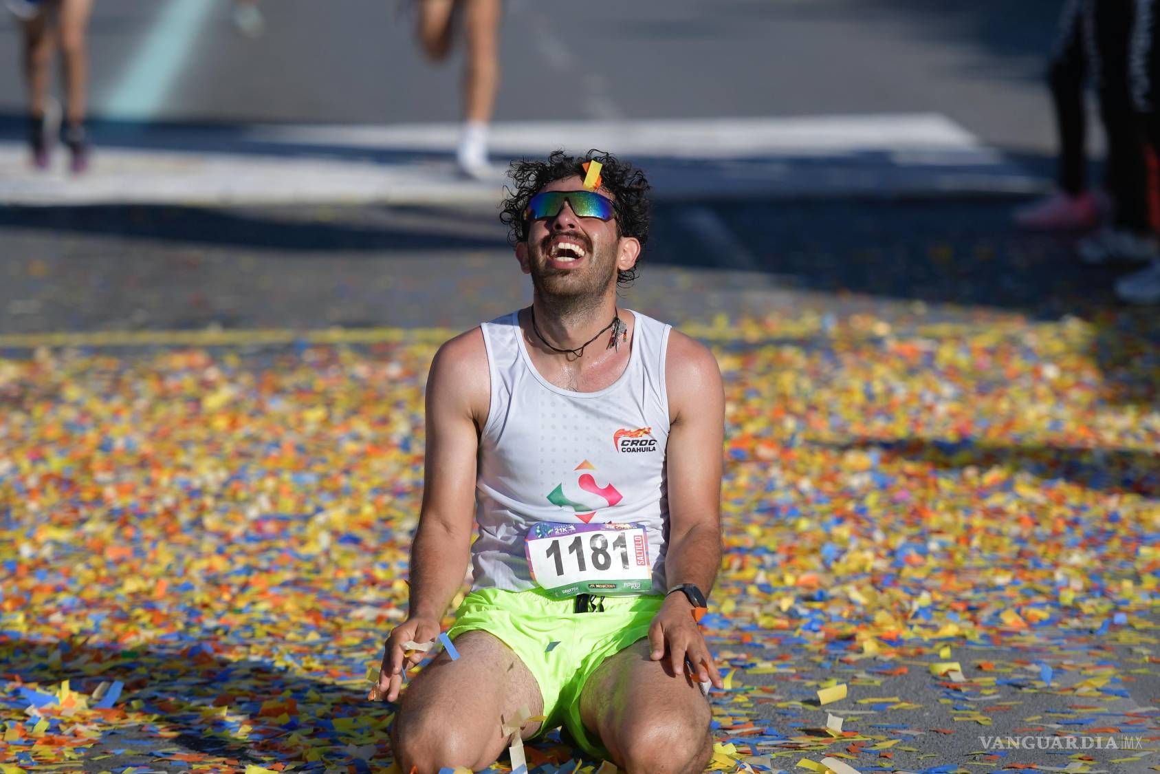 $!Con la participación de más de 7 mil corredores y representantes de 11 países, la edición 2025 del 21K Coahuila volvió a llenar de energía las calles de Saltillo.