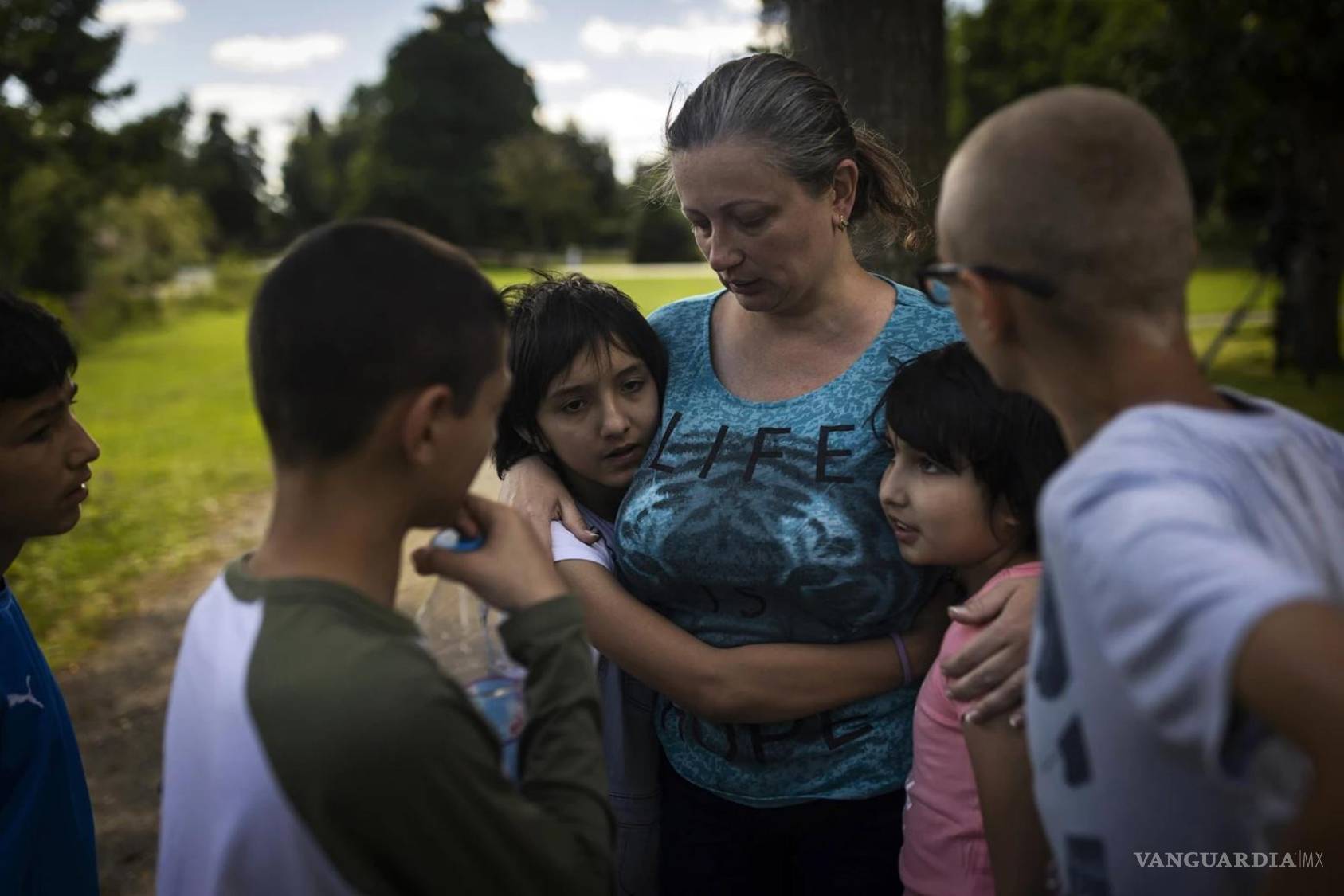 $!Niños trasladados desde diversos orfanatos de la región de Donetsk en un campamento en Zolotaya Kosa en la región de Rostov en Rusia), el 8 de julio de 2022.