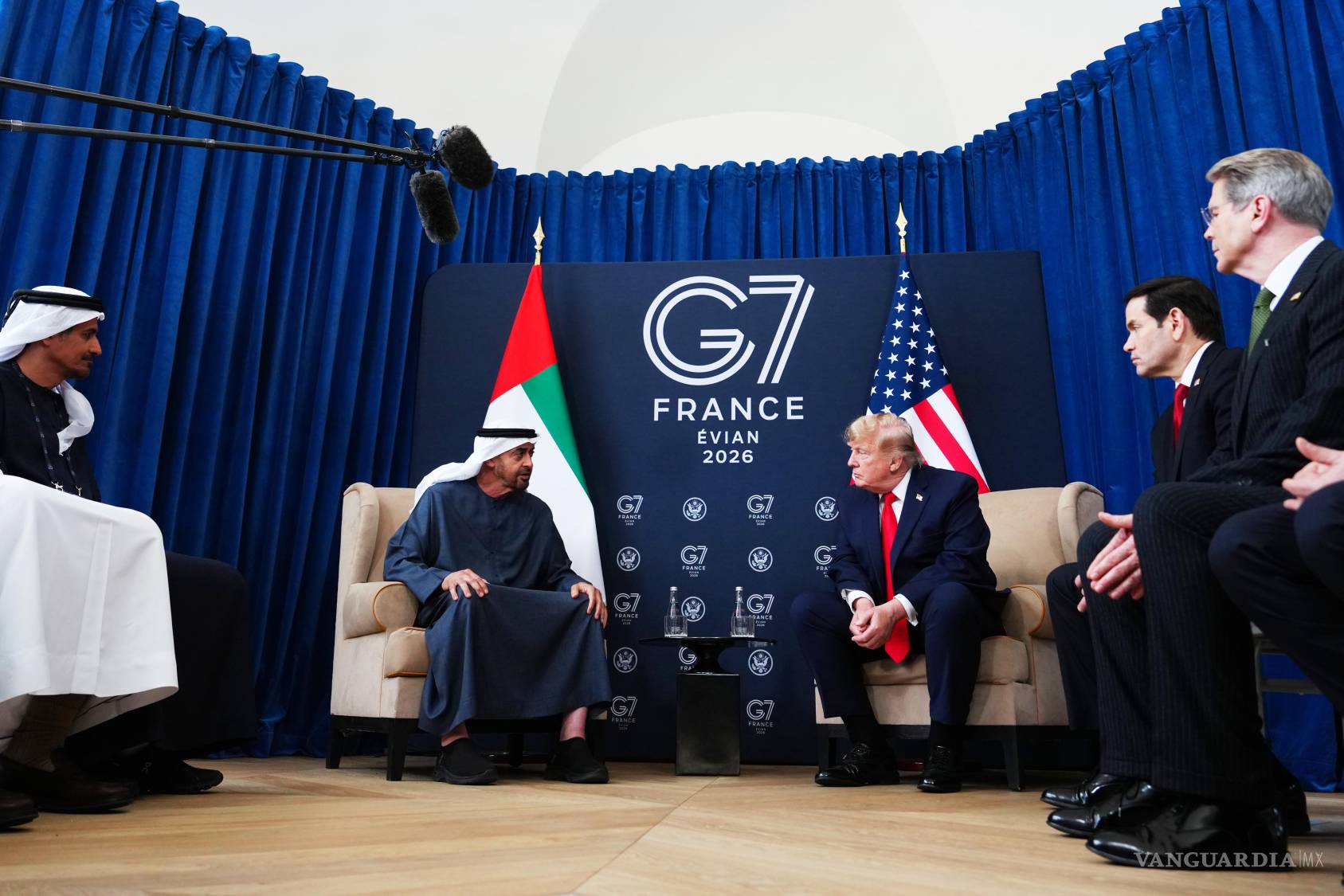 $!El presidente de Estados Unidos, Donald Trump, se reúne con el príncipe heredero de Abu Dabi, el jeque Mohamed Bin Zayed Al Nahyan, durante un encuentro bilateral celebrado al margen de la cumbre del G7, el martes 16 de junio de 2026, en Evian-les-Bains, Francia.