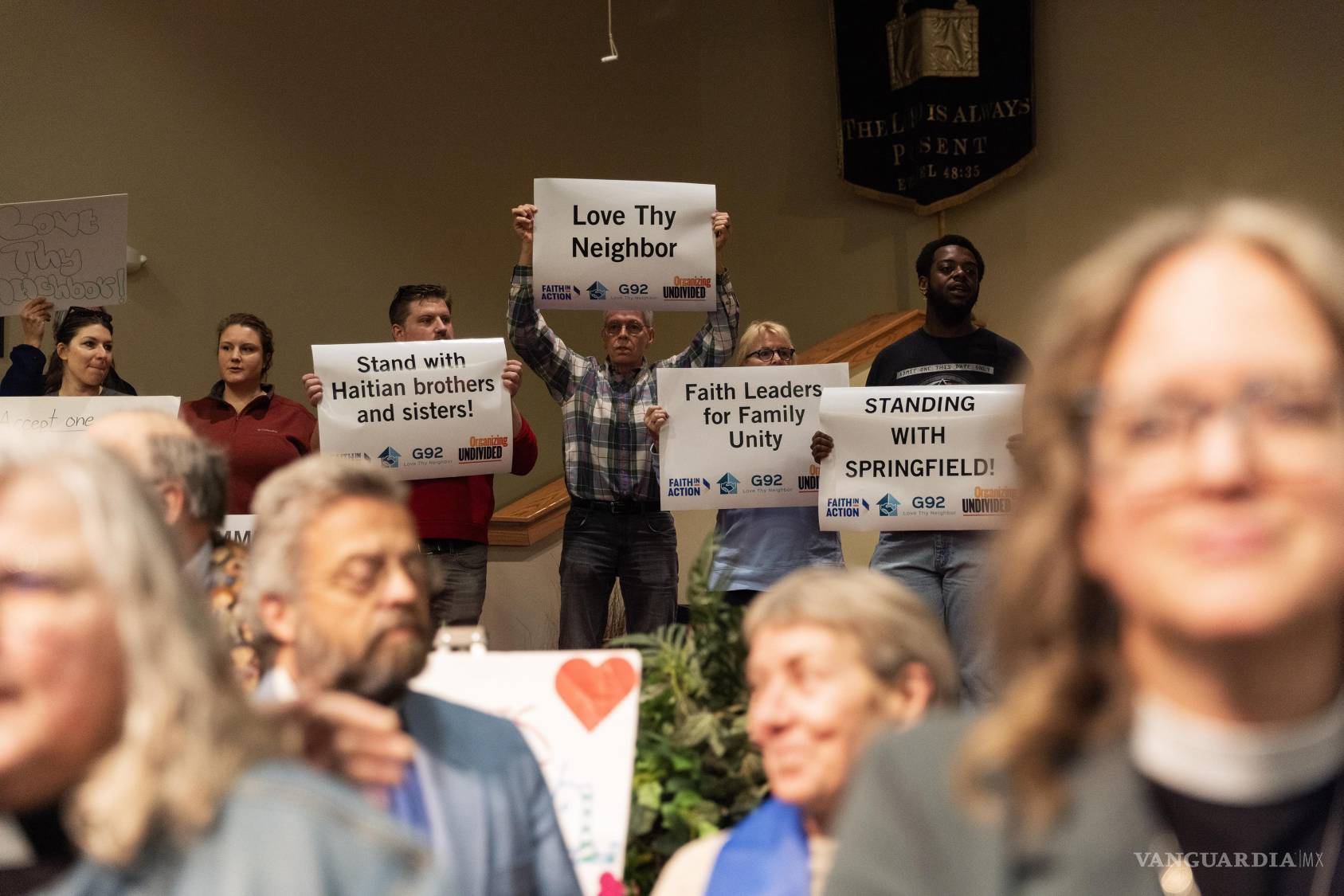 $!Una manifestación en apoyo a los inmigrantes en la Iglesia Bautista Misionera de San Juan en Springfield, Ohio.