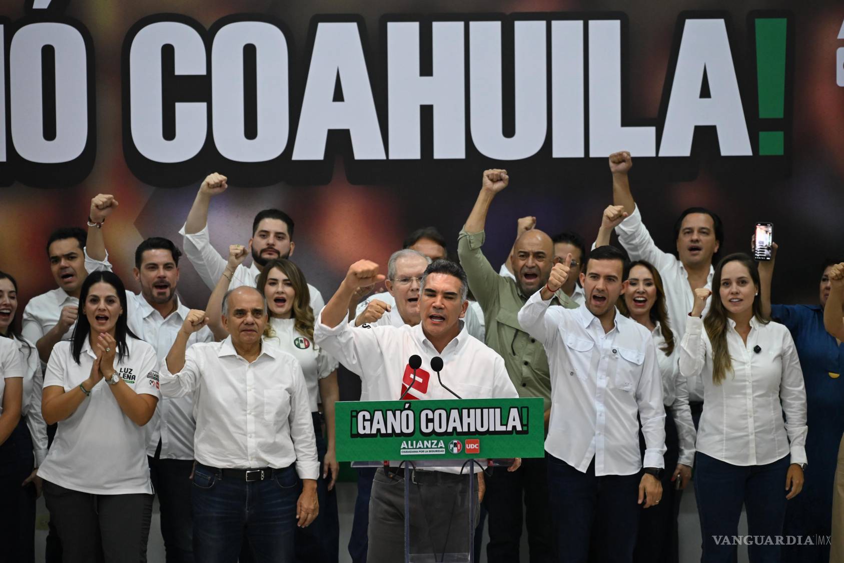 $!Encuestas de salida dan triunfo con ‘carro completo’ a candidatos del PRI-UDC en Coahuila