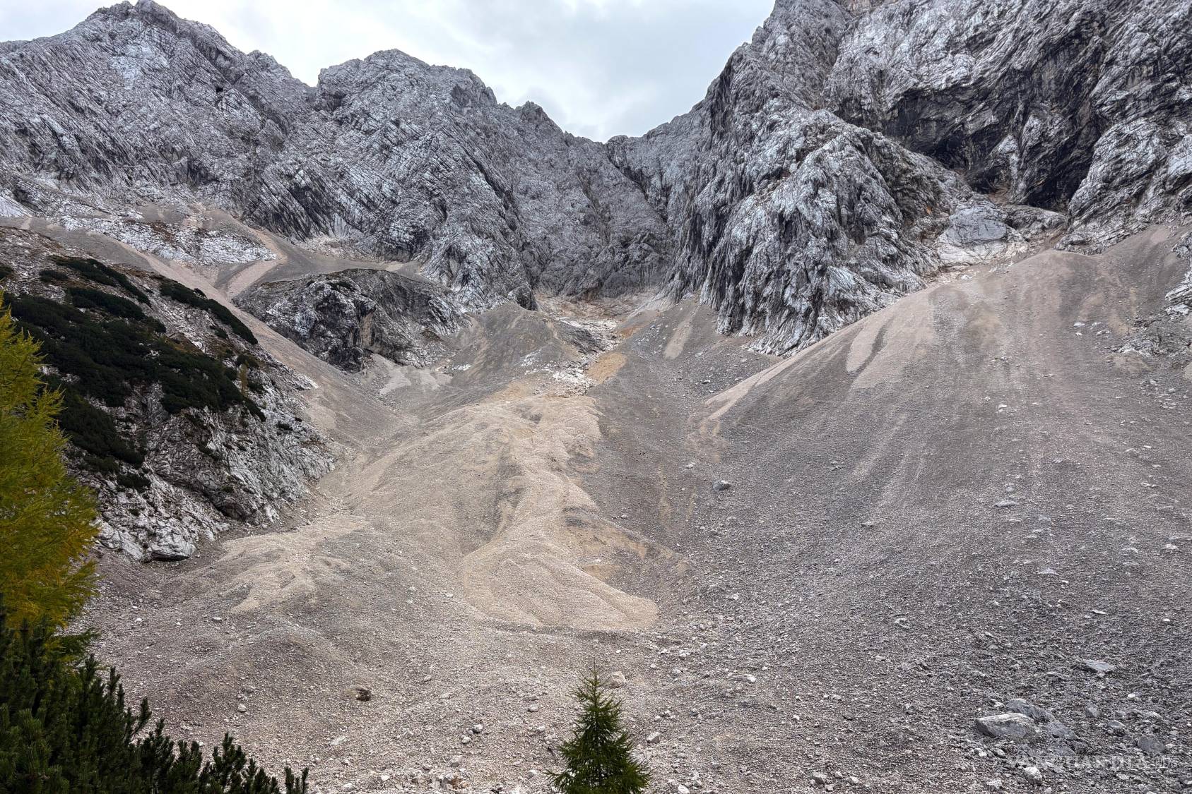 $!Vista general del glaciar Skuta cerca de Kamnik, Eslovenia, el 11 de octubre de 2026.