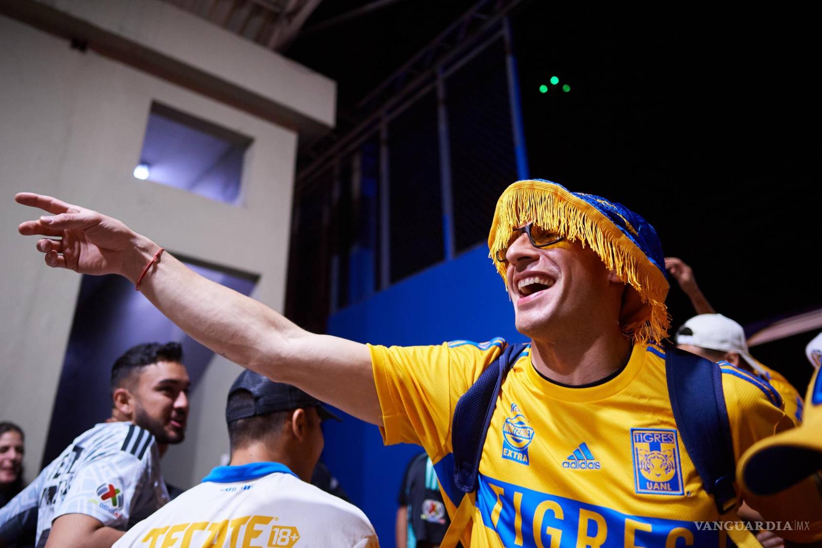 $!Nahuel Guzmán celebró como verdadero hincha a su llegada al Volcán.