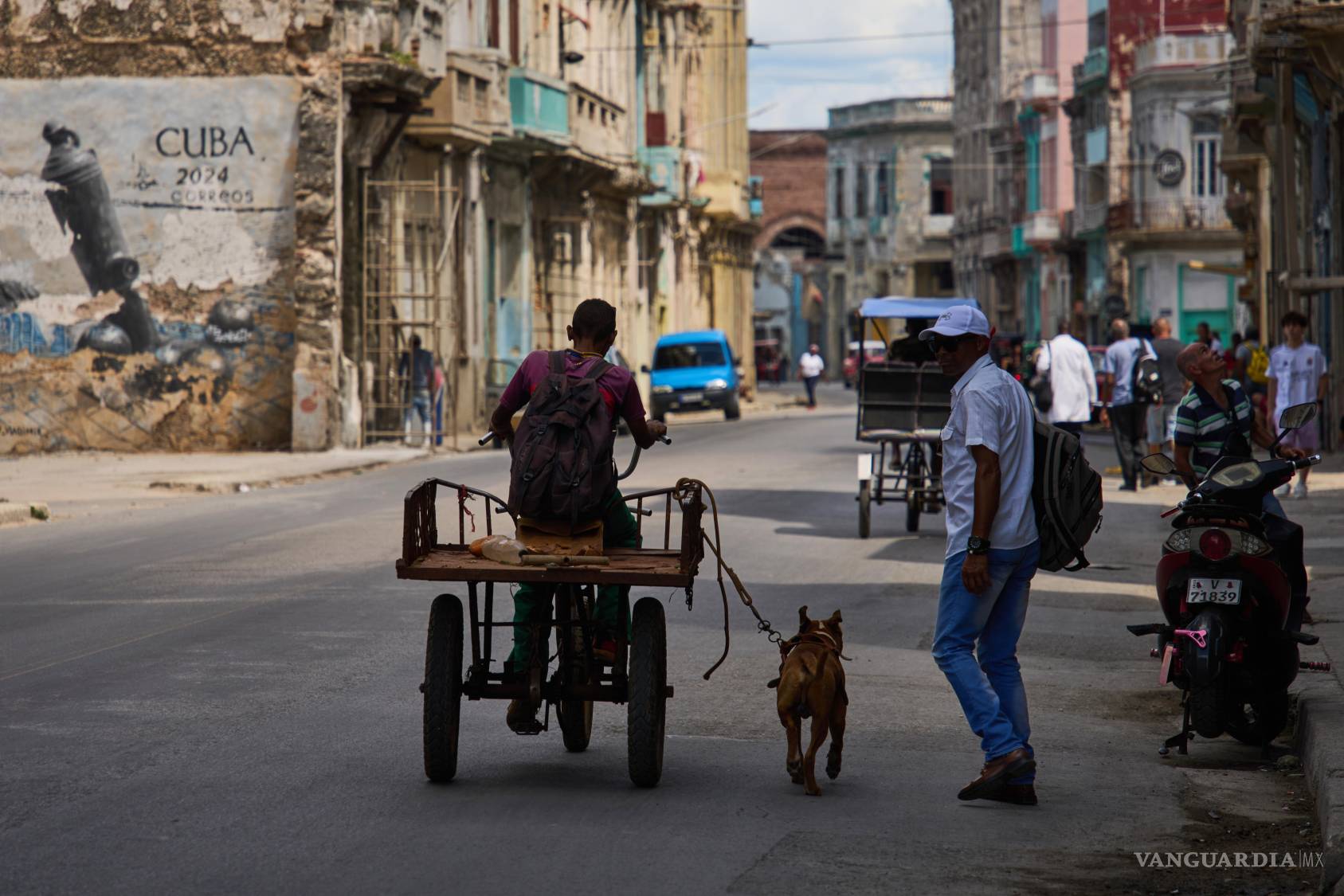 $!La escasez de gasolina y diésel impacta directamente el transporte diario en Cuba, obligando a la población a depender de vehículos de tracción humana y soluciones locales para moverse.
