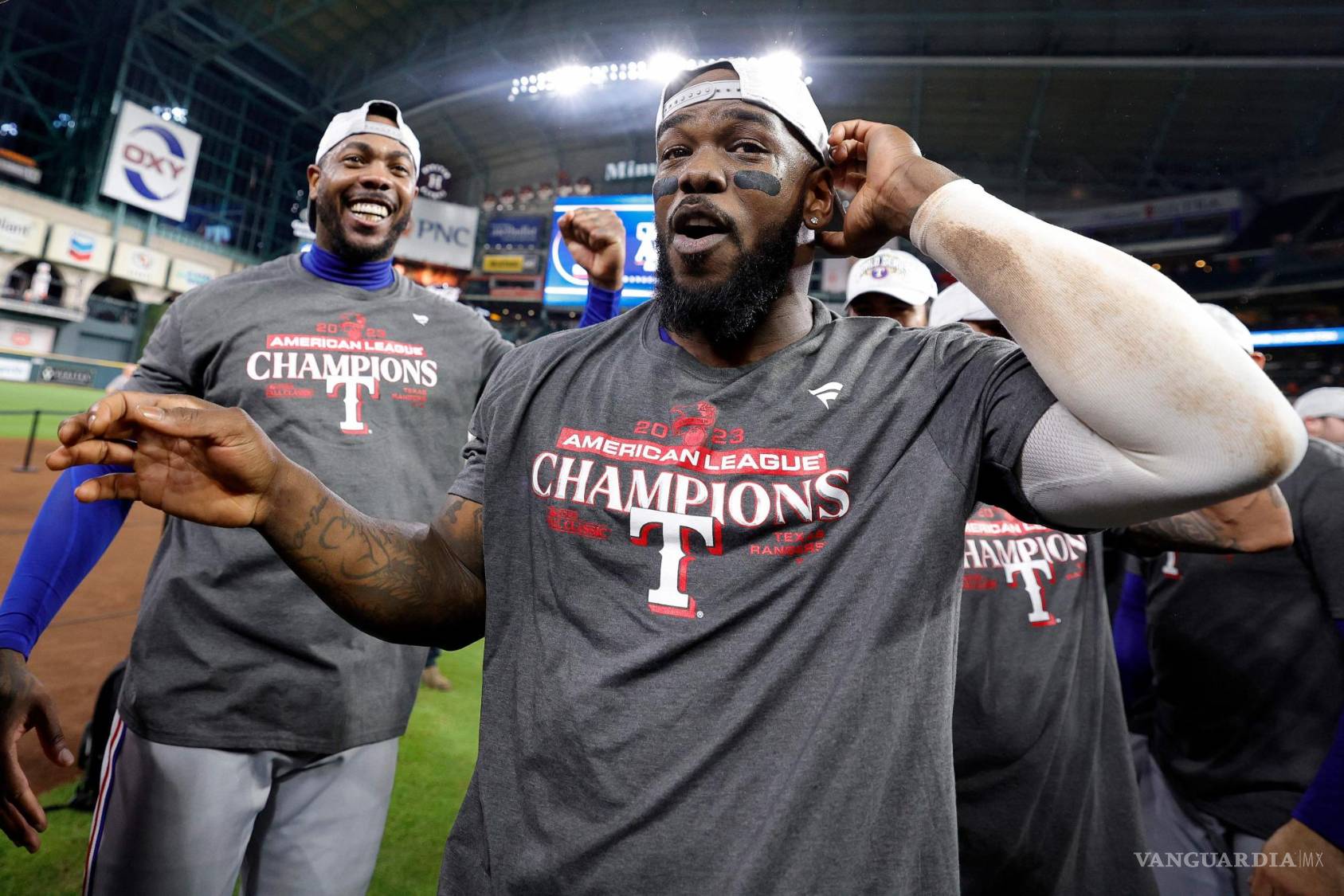 $!El hombre del momento para los Rangers es, sin lugar a dudas, Adolis García.